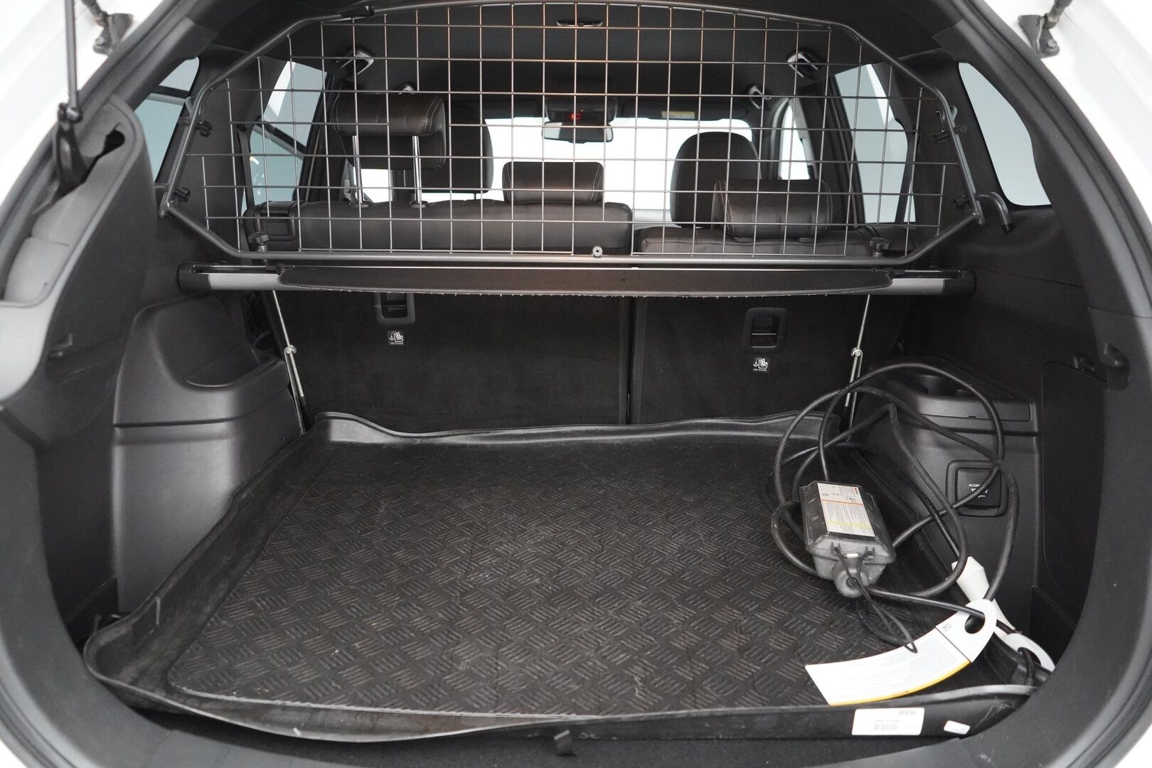 Mitsubishi OUTLANDER PHEV 2020 2.4 Instyle Navi 4WD - Timanttinahat | Remote Control | 360-Kamera | Koukku | Sähkökontti | Juuri huollettu