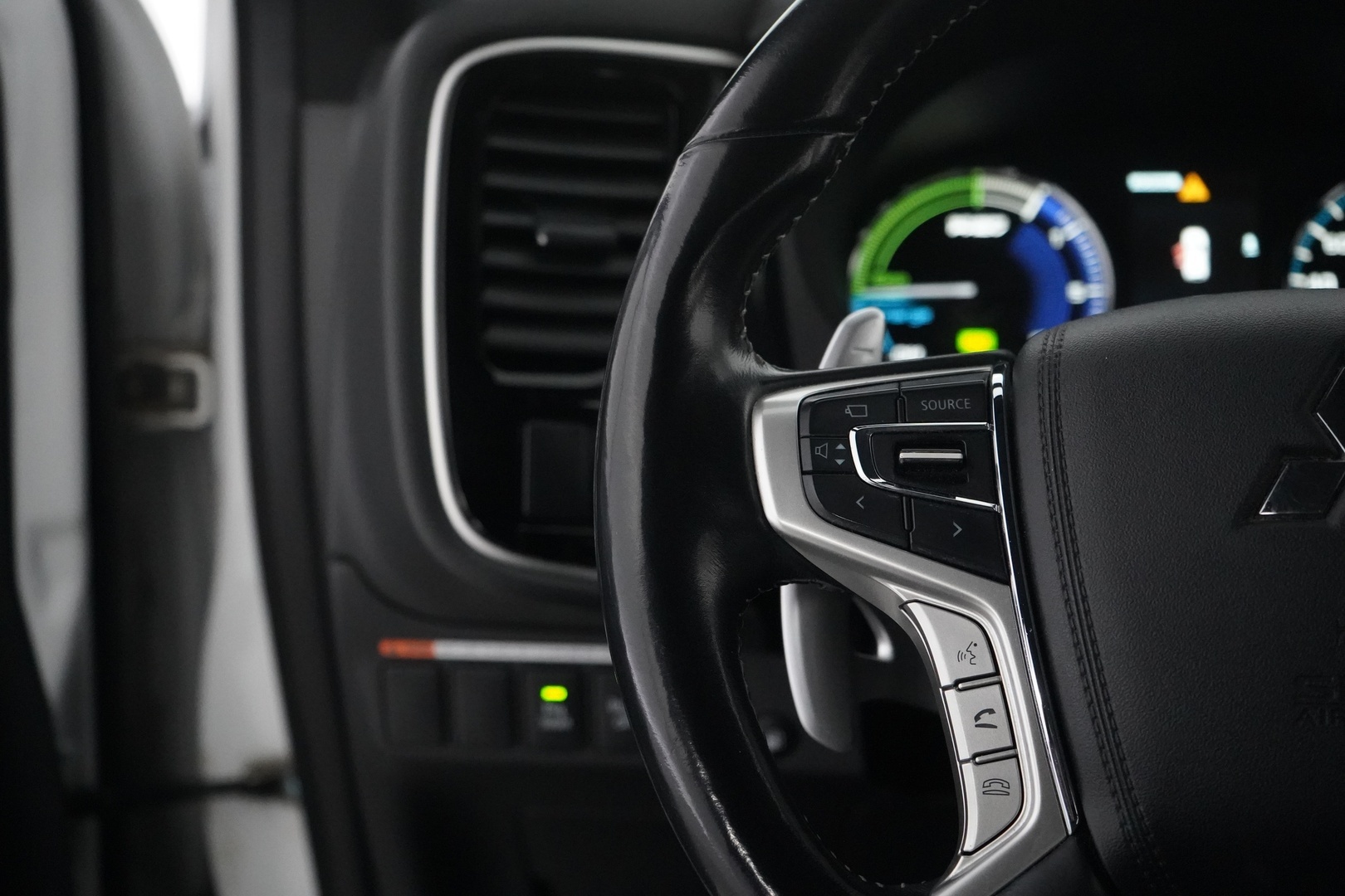 Mitsubishi OUTLANDER PHEV 2020 2.4 Instyle Navi 4WD - SOH 75% | Timanttinahat | Remote Control | 360-Kamera | Koukku | Sähkökontti | Juuri huollettu - KORKO VAIN 3,99 %