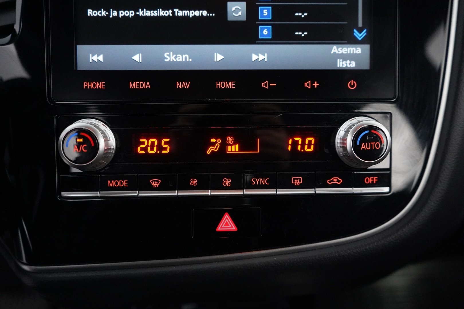 Mitsubishi OUTLANDER PHEV 2020 2.4 Instyle Navi 4WD - SOH 75% | Timanttinahat | Remote Control | 360-Kamera | Koukku | Sähkökontti | Juuri huollettu - KORKO VAIN 3,99 %