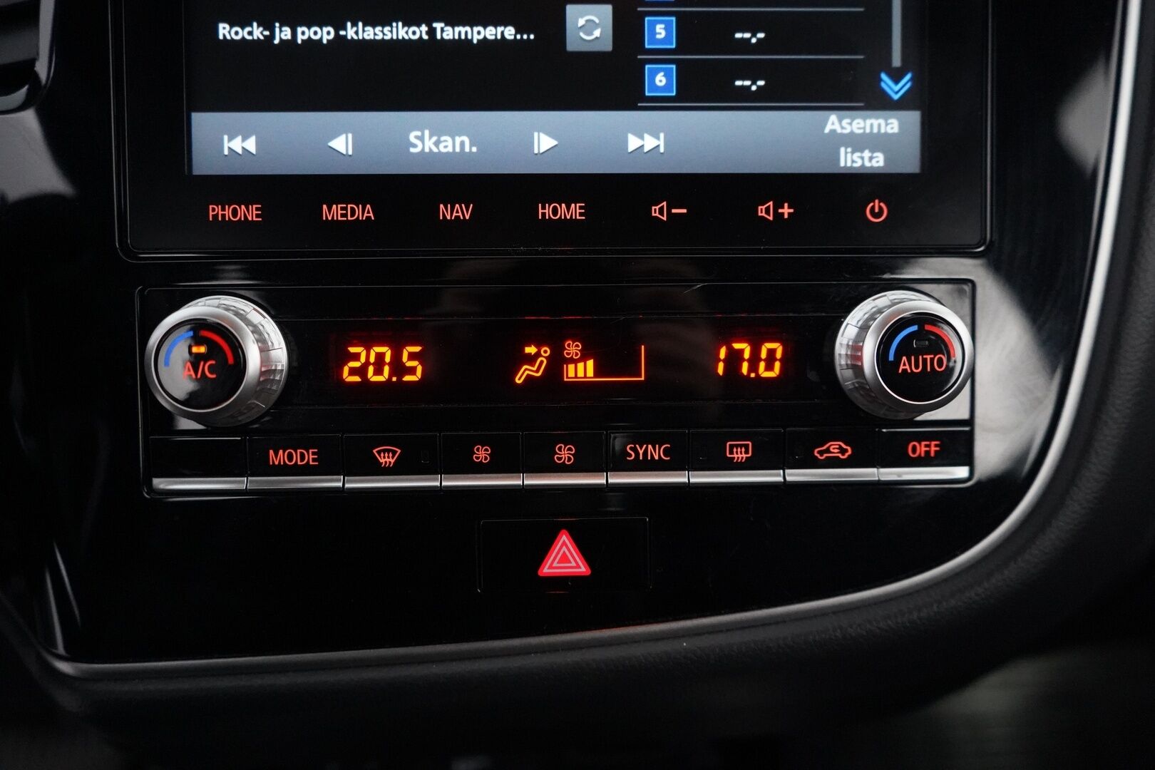 Mitsubishi OUTLANDER PHEV 2020 2.4 Instyle Navi 4WD - Timanttinahat | Remote Control | 360-Kamera | Koukku | Sähkökontti | Juuri huollettu