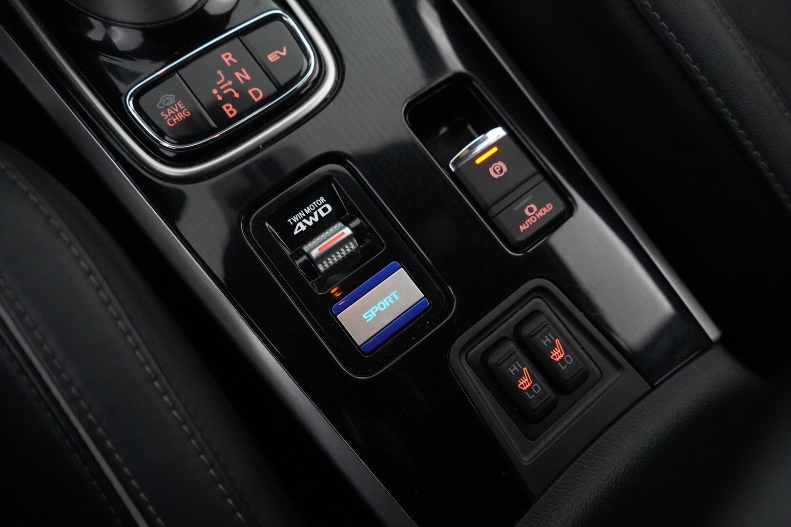 Mitsubishi OUTLANDER PHEV 2020 2.4 Instyle Navi 4WD - Timanttinahat | Remote Control | 360-Kamera | Koukku | Sähkökontti | Juuri huollettu