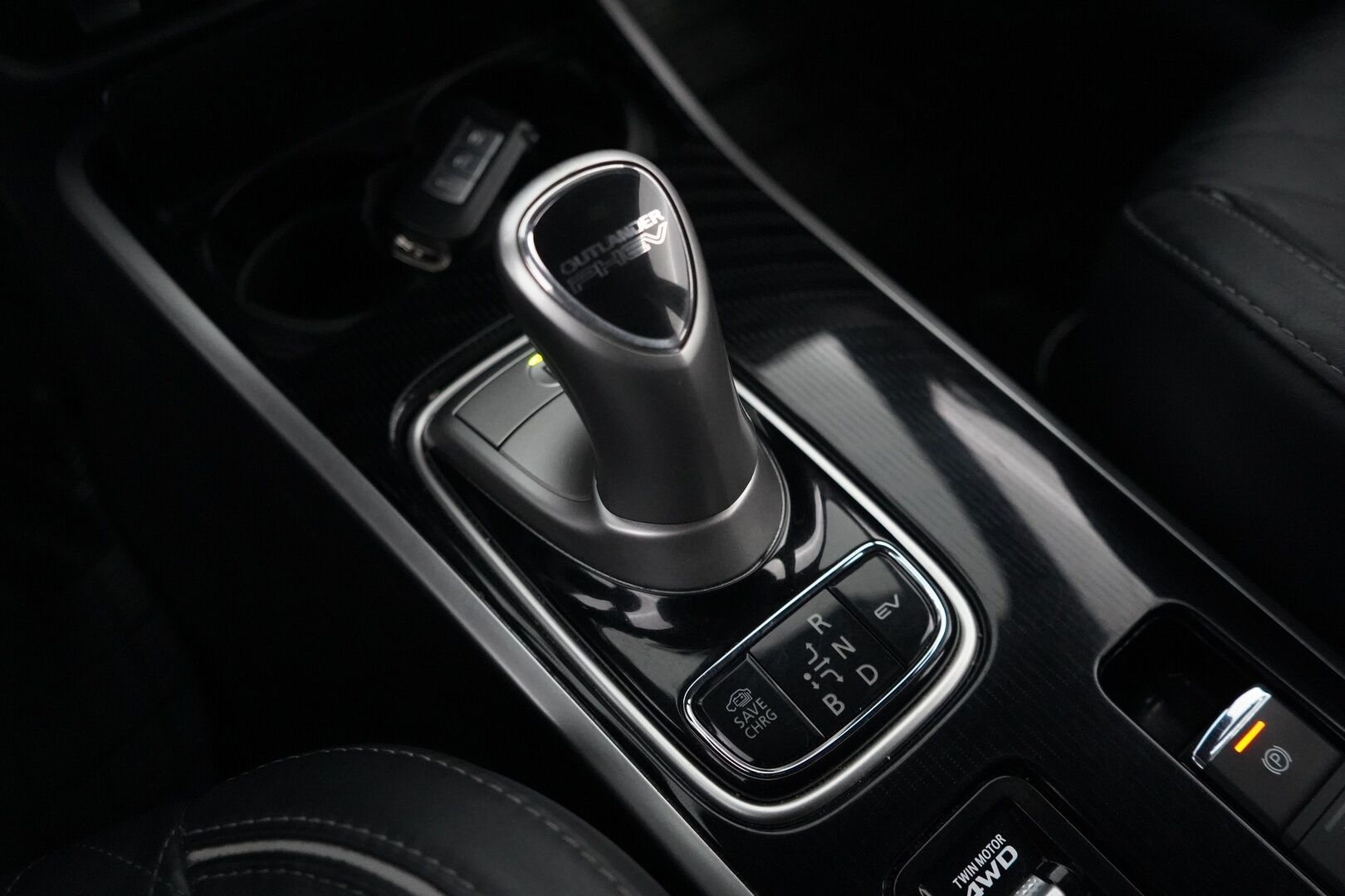 Mitsubishi OUTLANDER PHEV 2020 2.4 Instyle Navi 4WD - Timanttinahat | Remote Control | 360-Kamera | Koukku | Sähkökontti | Juuri huollettu