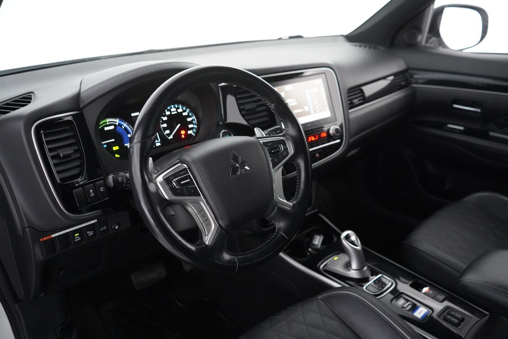 Mitsubishi OUTLANDER PHEV 2020 2.4 Instyle Navi 4WD - Timanttinahat | Remote Control | 360-Kamera | Koukku | Sähkökontti | Juuri huollettu