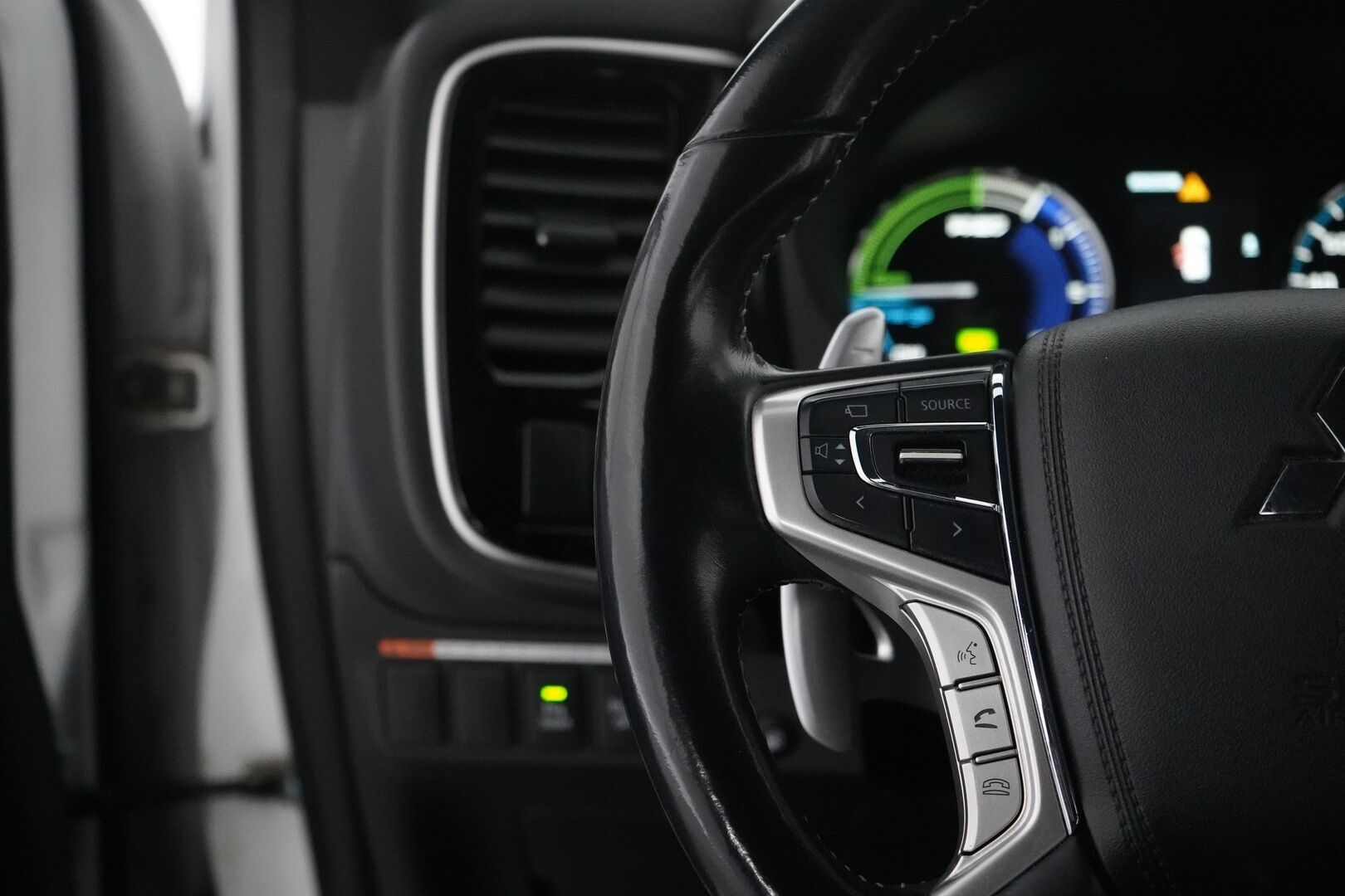 Mitsubishi OUTLANDER PHEV 2020 2.4 Instyle Navi 4WD - Timanttinahat | Remote Control | 360-Kamera | Koukku | Sähkökontti | Juuri huollettu