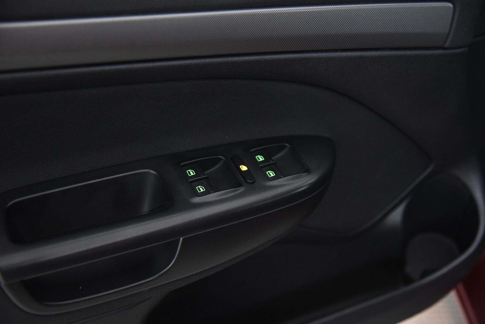 Skoda Octavia 2007 4D COMBI 1.6 / YritysOutlet - Myydään vain yrityksille - Suomi-Auto / Huoltokirja / Lohkolämmitin / 2x Skoda aluvanteet