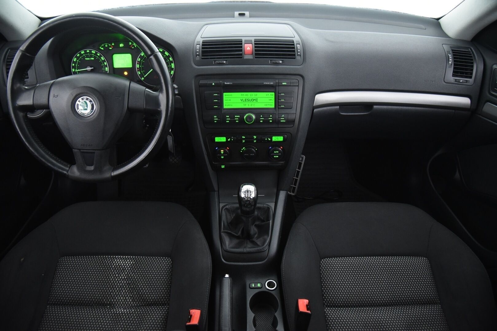 Skoda Octavia 2007 4D COMBI 1.6 / YritysOutlet - Myydään vain yrityksille - Suomi-Auto / Huoltokirja / Lohkolämmitin / 2x Skoda aluvanteet