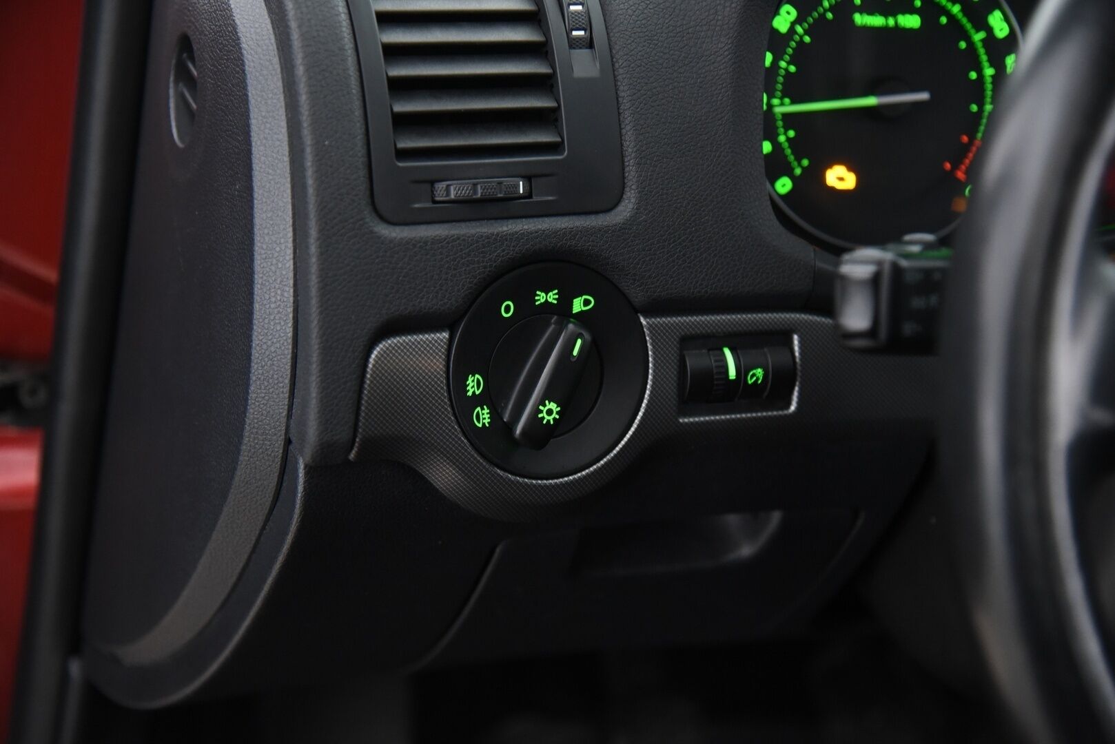 Skoda Octavia 2007 4D COMBI 1.6 / YritysOutlet - Myydään vain yrityksille - Suomi-Auto / Huoltokirja / Lohkolämmitin / 2x Skoda aluvanteet