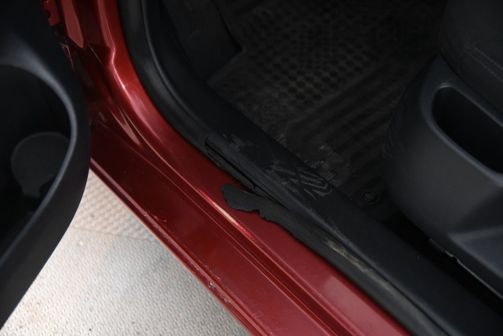 Skoda Octavia 2007 4D COMBI 1.6 / YritysOutlet - Myydään vain yrityksille - Suomi-Auto / Huoltokirja / Lohkolämmitin / 2x Skoda aluvanteet