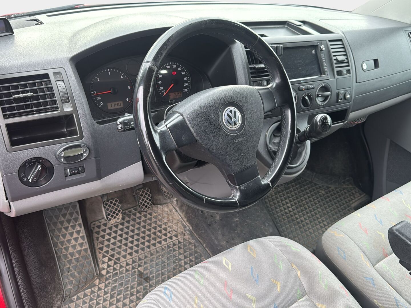 Volkswagen Transporter 2008 Kombi 1,9 TDI 62 kW *YritysOutlet - Myydään vain yrityksille* - | Vasta leimattu | Webasto | Kamera | Koukku | Kosketusnäyttö | Kahdet renkaat vanteilla |