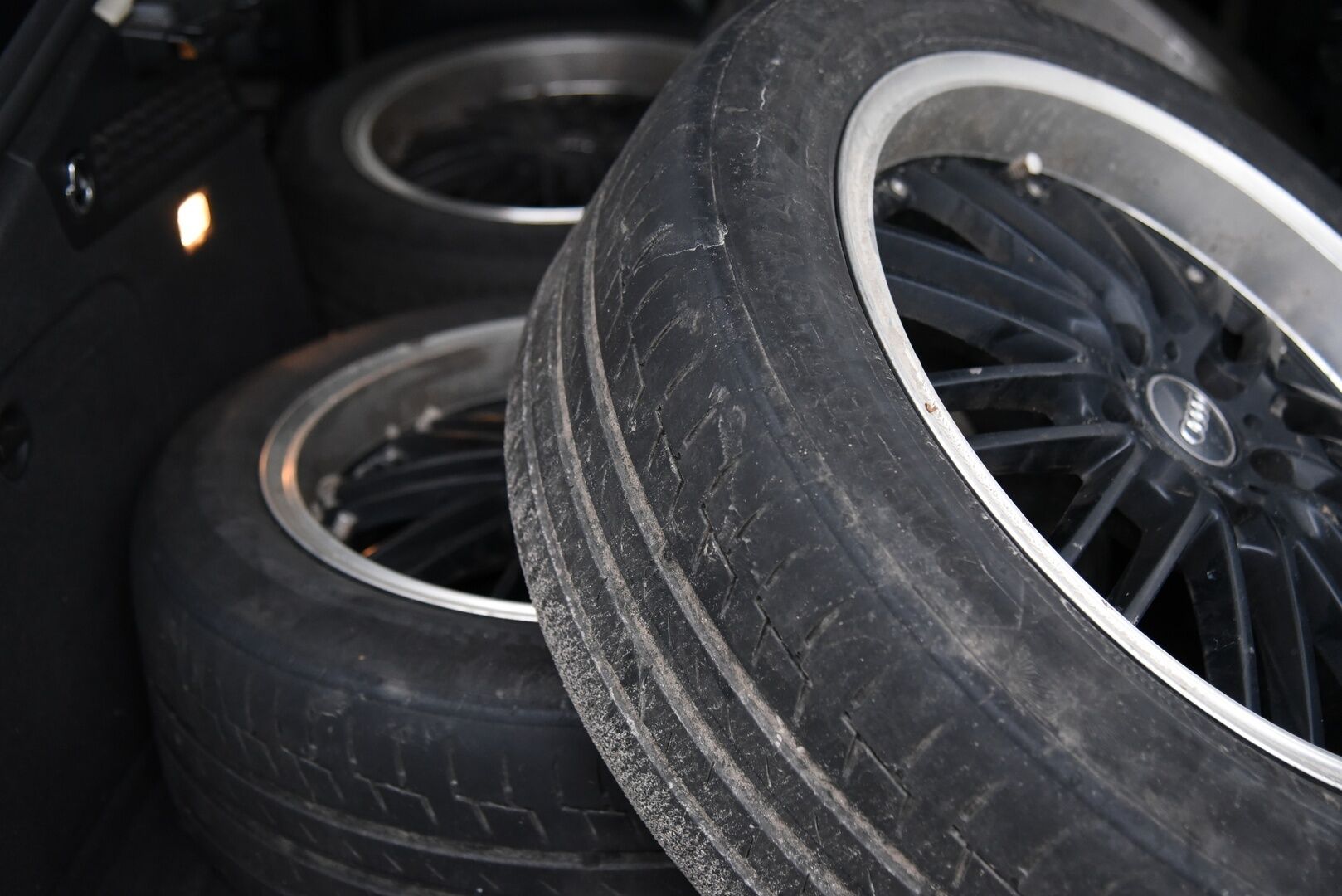 Audi A5 2010 Sportback Business 2,0 TFSI 155 kW quattro S tronic-autom. / YritysOutlet - Myydään vain yrityksille / - / Vakkari / Suomi-auto / Nahat / Sporttipenkit / Kunnon torseni! / Huoltokirja / Lohko+sisäp. / Bi-Xenon /