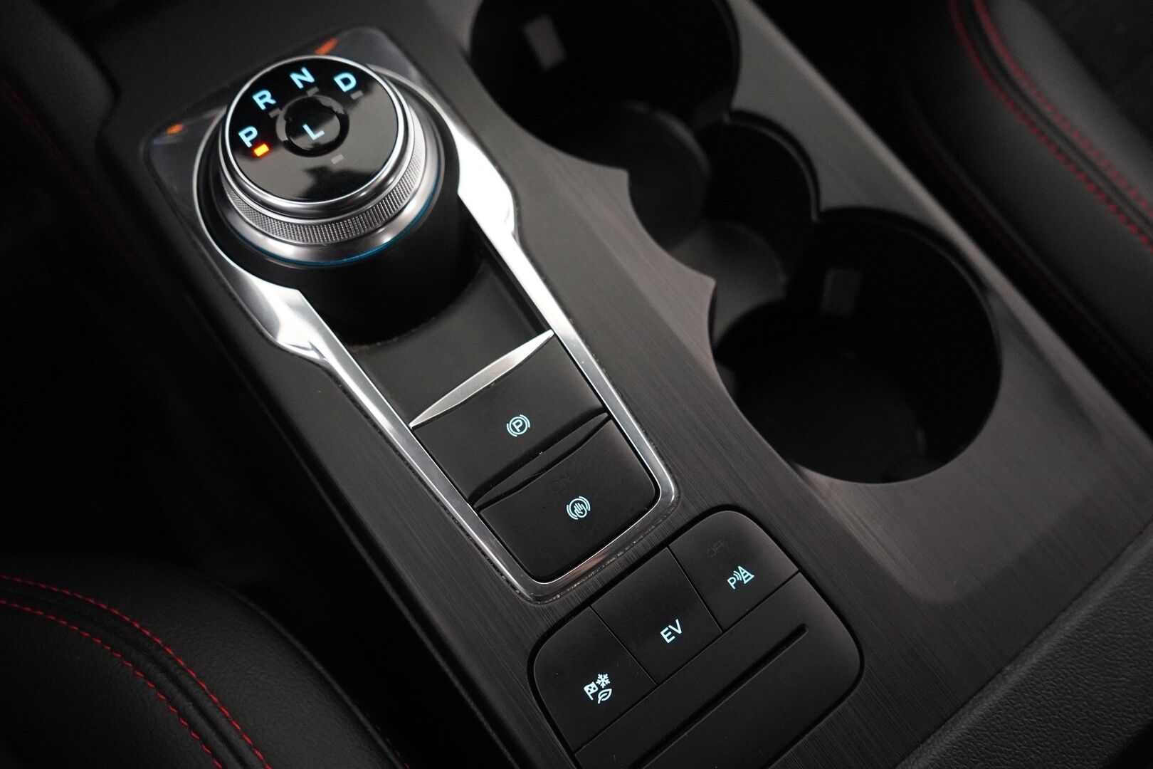 Ford Kuga 2021 2,5 (PHEV) 225hv CVT FWD ST-Line X *B&O / Navi / Tutkat / Koukku / Ratinlämmitin* - Suomi-auto / Kahdet alumiinivanteet / Merkkihuollettu