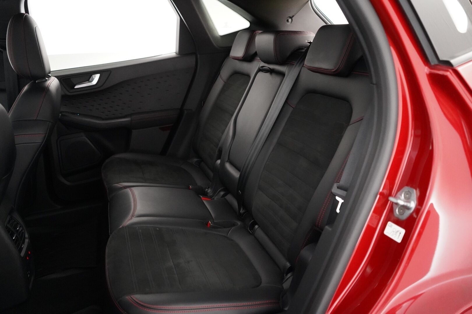 Ford Kuga 2021 2,5 (PHEV) 225hv CVT FWD ST-Line X * B&O / Navi / Tutkat / Ratinlämmitin / Koukku * - Suomi-auto / Kahdet alumiinivanteet / Merkkihuollettu / Seuraava katsastus 08/2027 - HULLUT AVAJAISHULINAT KORKOTARJOUS 3,29 %