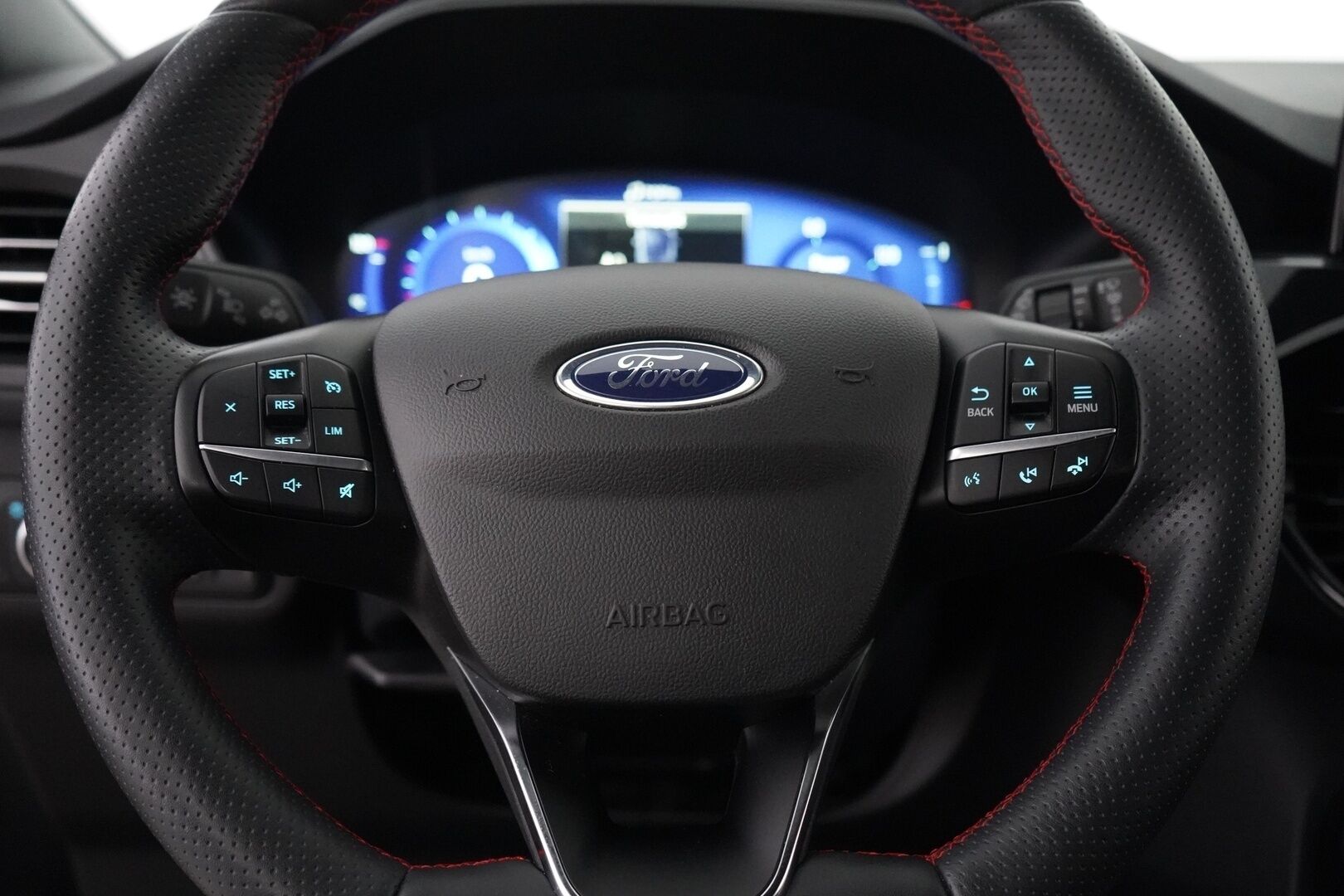 Ford Kuga 2021 2,5 (PHEV) 225hv CVT FWD ST-Line X * B&O / Navi / Tutkat / Ratinlämmitin / Koukku * - Suomi-auto / Kahdet alumiinivanteet / Merkkihuollettu / Seuraava katsastus 08/2027 - HULLUT AVAJAISHULINAT KORKOTARJOUS 3,29 %