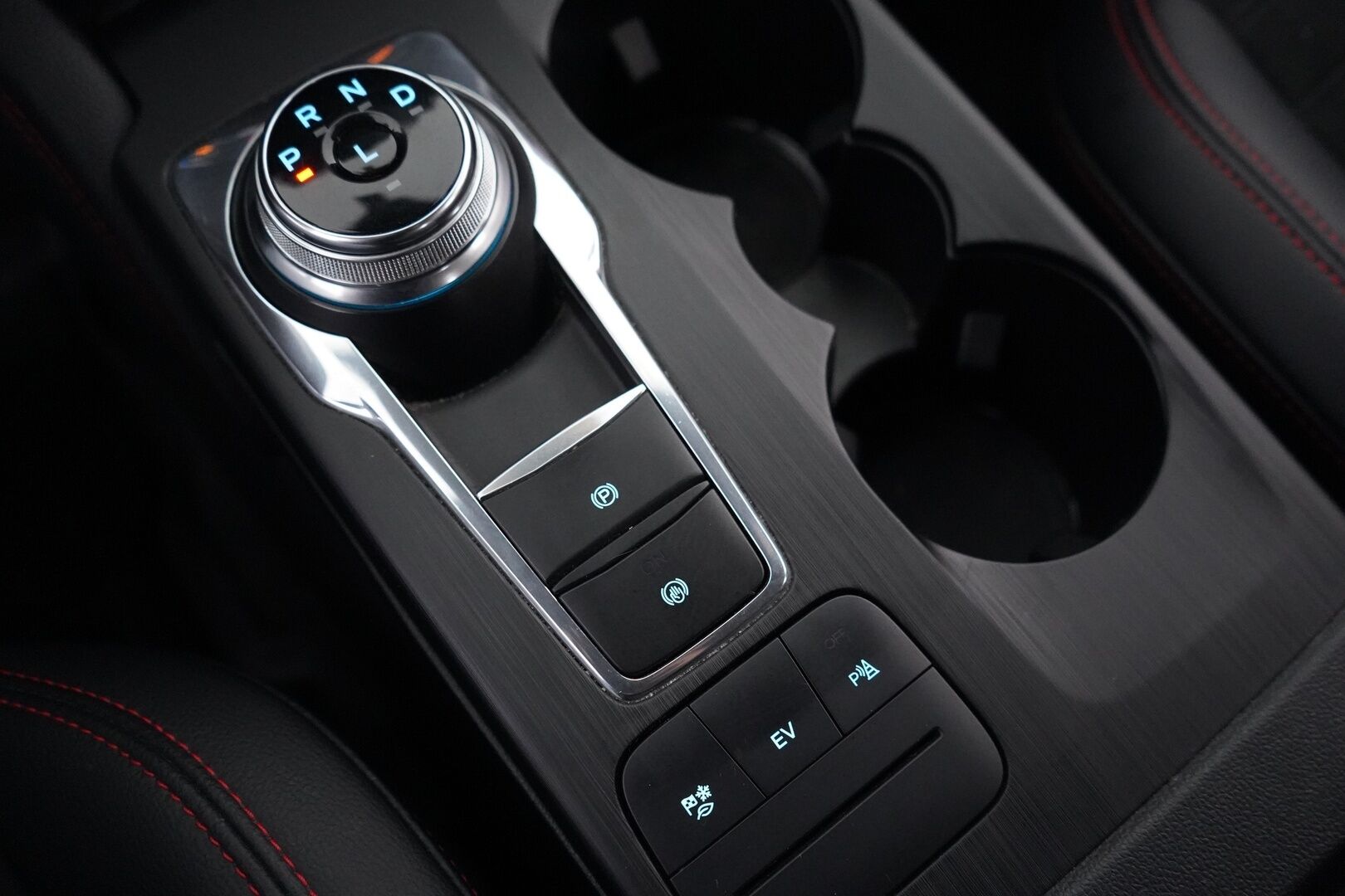 Ford Kuga 2021 2,5 (PHEV) 225hv CVT FWD ST-Line X *B&O / Navi / Tutkat / Koukku / Ratinlämmitin* - Suomi-auto / Kahdet alumiinivanteet / Merkkihuollettu