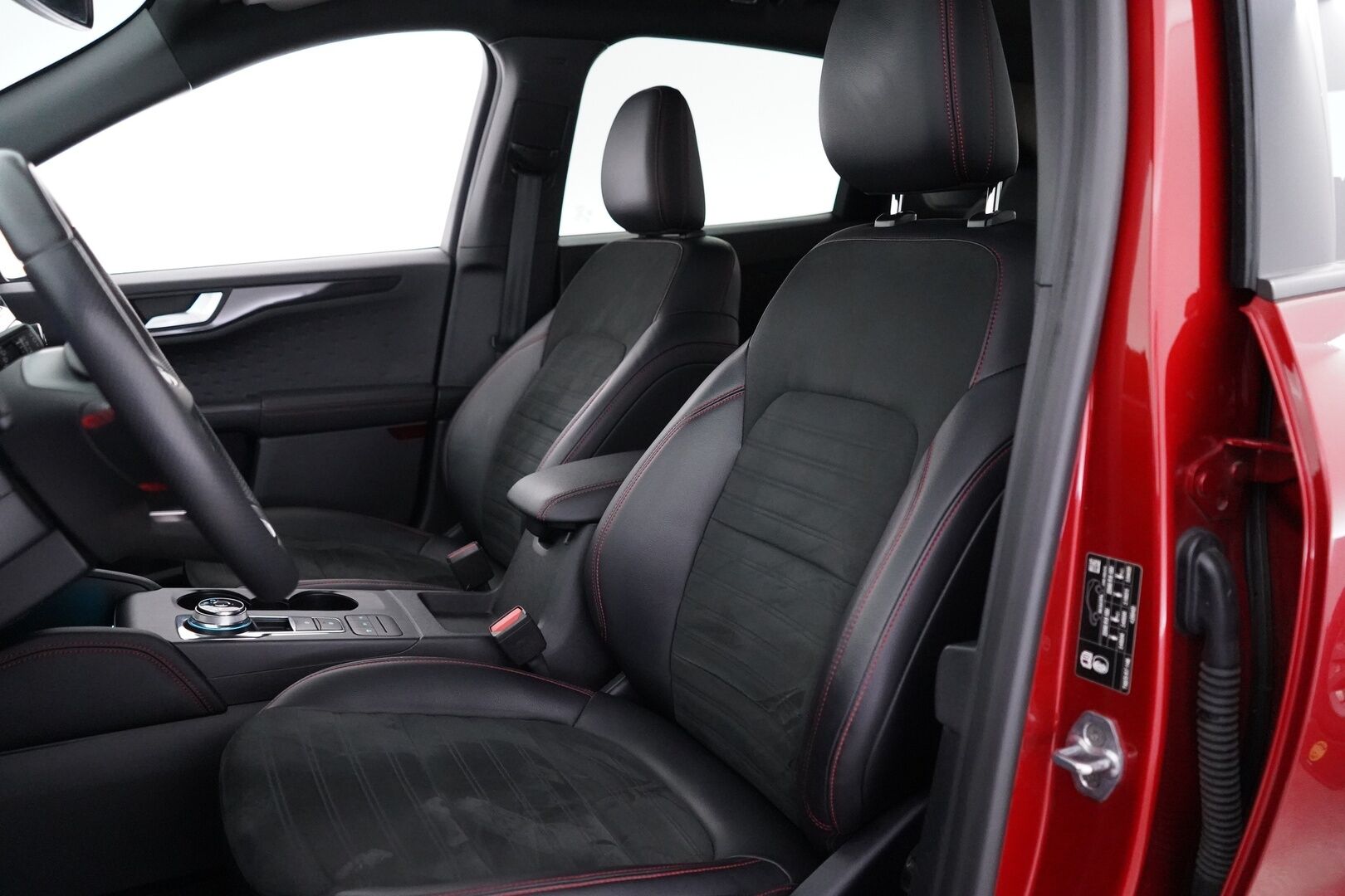 Ford Kuga 2021 2,5 (PHEV) 225hv CVT FWD ST-Line X *B&O / Navi / Tutkat / Koukku / Ratinlämmitin* - Suomi-auto / Kahdet alumiinivanteet / Merkkihuollettu