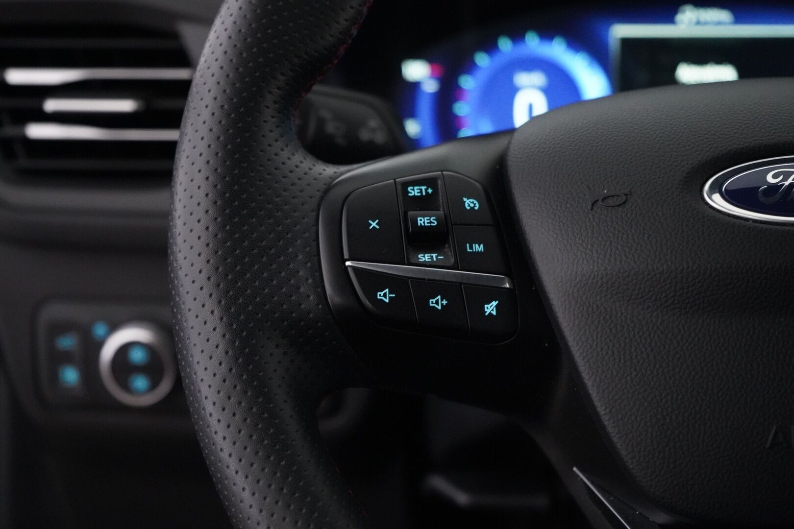 Ford Kuga 2021 2,5 (PHEV) 225hv CVT FWD ST-Line X *B&O / Navi / Tutkat / Koukku / Ratinlämmitin* - Suomi-auto / Kahdet alumiinivanteet / Merkkihuollettu