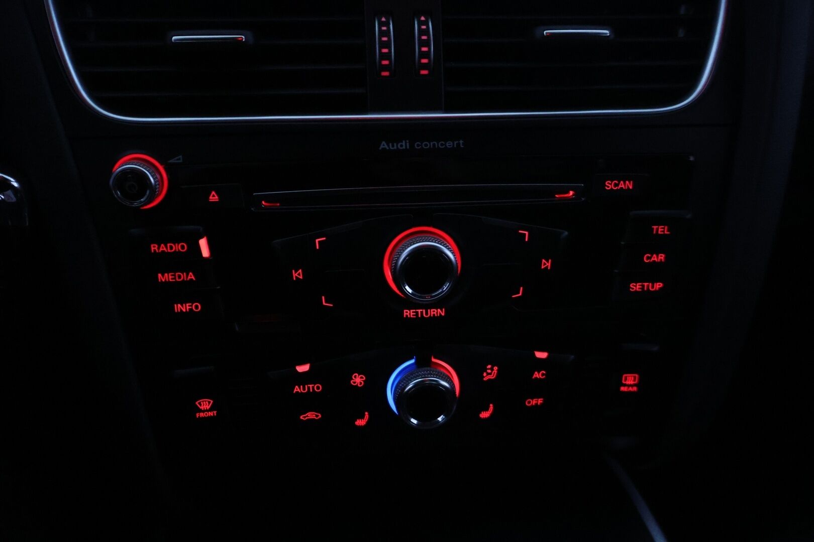 Audi A5 2014 Sportback Business 2,0 TDI DPF 130 kW quattro S tronic * Vakionopeudensäädin / P-tutkat / Koukku / Lohkolämmitin * - S-Line ulko paketilla / 2x Renkaat ja vanteet - HULLUT AVAJAISHULINAT KORKOTARJOUS 3,29 %