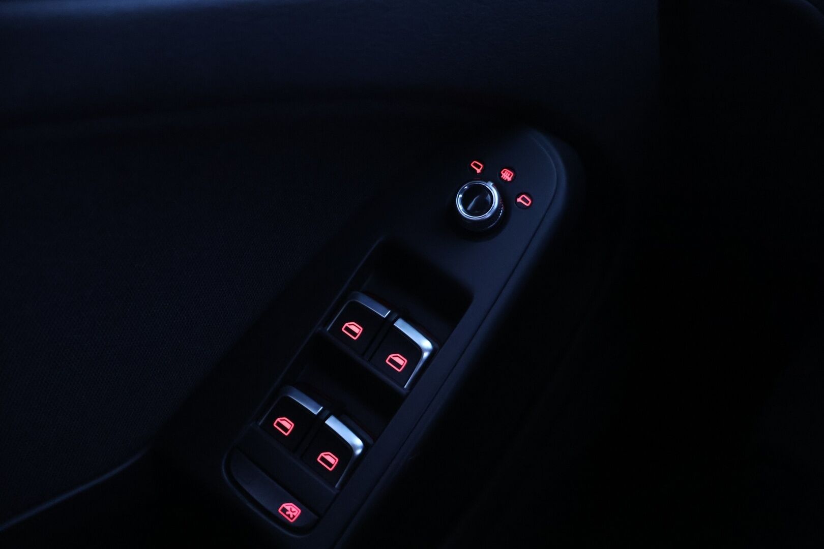 Audi A5 2014 Sportback Business 2,0 TDI DPF 130 kW quattro S tronic * Vakionopeudensäädin / P-tutkat / Koukku / Lohkolämmitin * - S-Line ulko paketilla / 2x Renkaat ja vanteet - HULLUT AVAJAISHULINAT KORKOTARJOUS 3,29 %