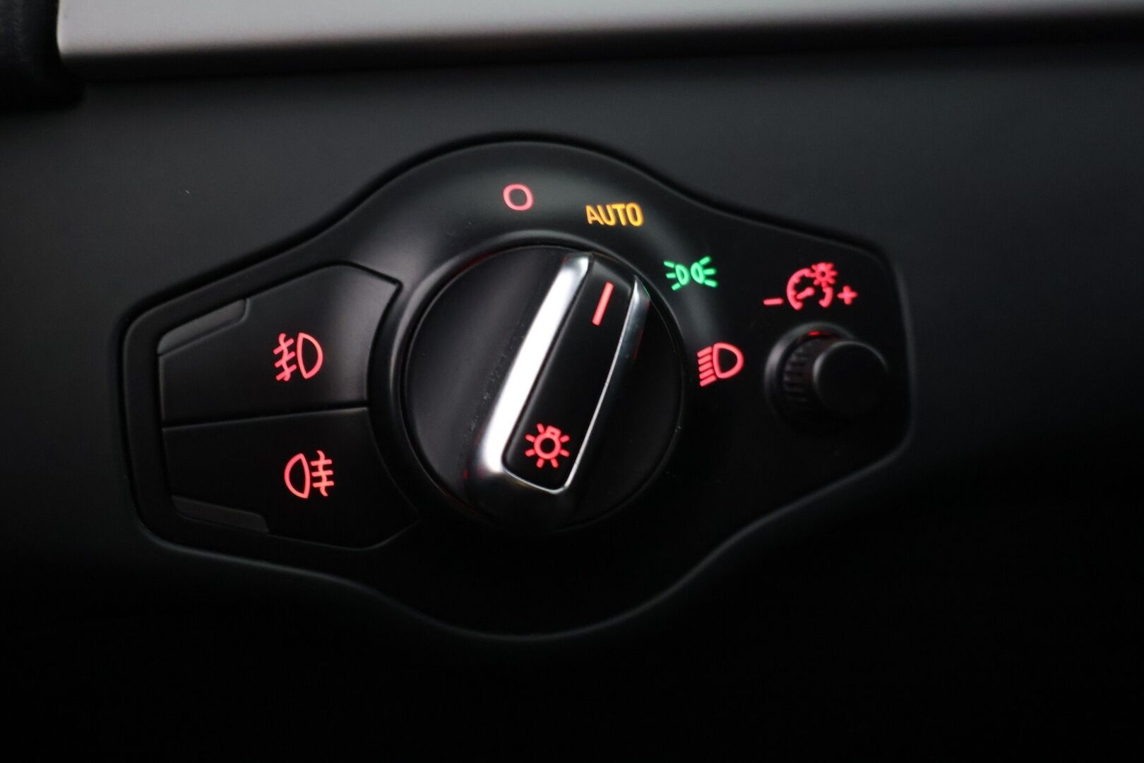 Audi A5 2014 Sportback Business 2,0 TDI DPF 130 kW quattro S tronic * Vakionopeudensäädin / P-tutkat / Koukku / Lohkolämmitin * - S-Line ulko paketilla / 2x Renkaat ja vanteet - HULLUT AVAJAISHULINAT KORKOTARJOUS 3,29 %