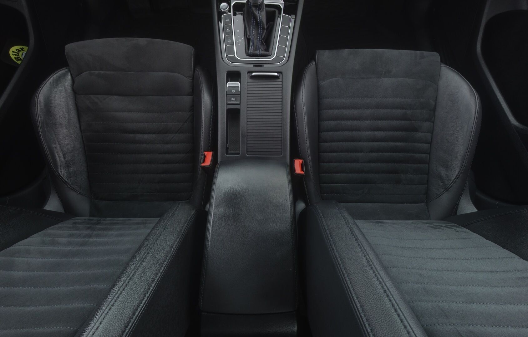 Volkswagen Passat 2017 Variant GTE Plug-In Hybrid 160 kW (218 hv) DSG-aut *ACC / Koukku / P.kamera / Nahka-alcantara * - Adaptiivinen vakionopeudensäädin / Peruutuskamera / Carplay / Vetokoukku / Automaattinen ilmastointi