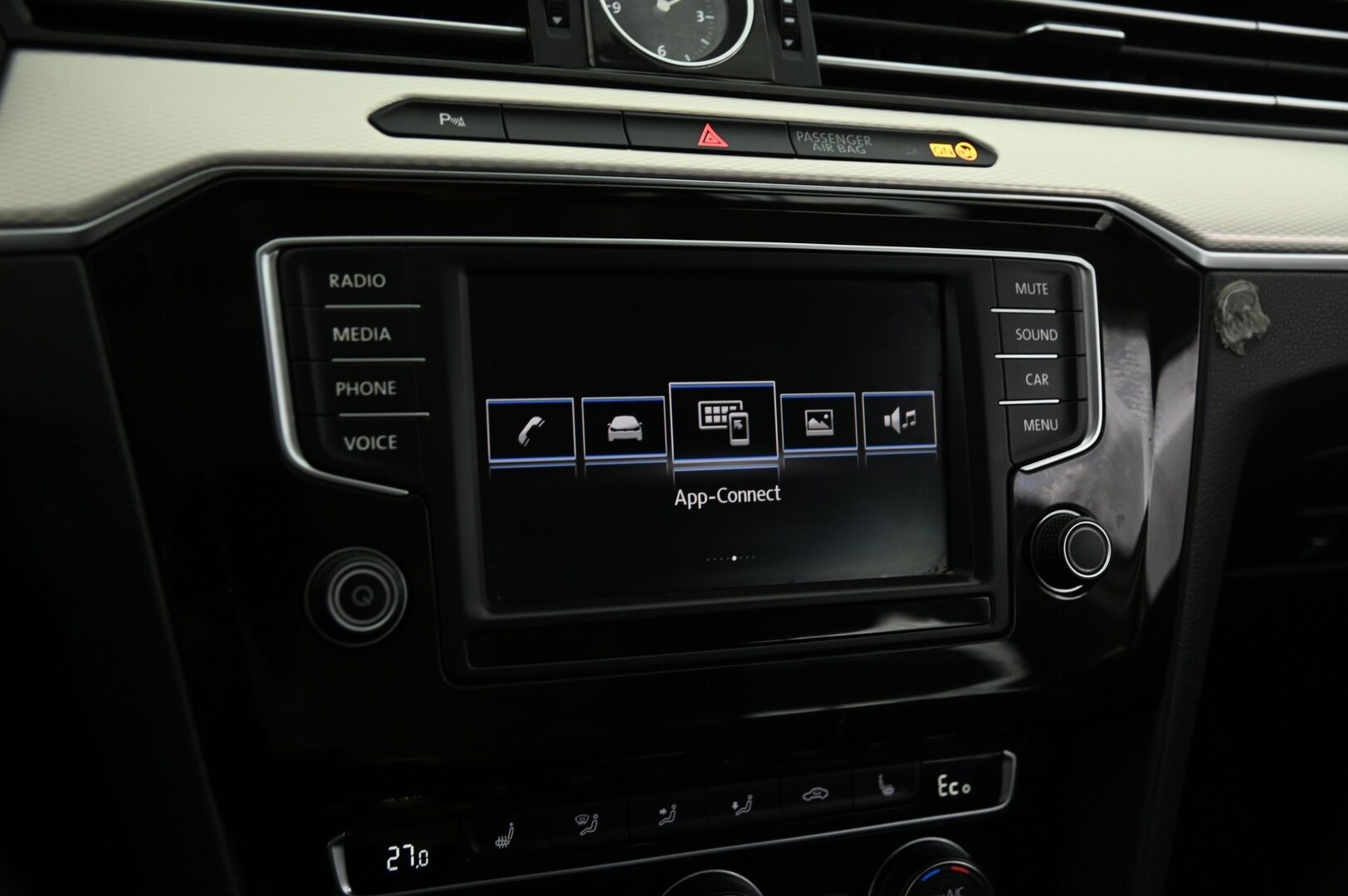 Volkswagen Passat 2017 Variant GTE Plug-In Hybrid 160 kW (218 hv) DSG-aut *ACC / Koukku / P.kamera / Nahka-alcantara * - Adaptiivinen vakionopeudensäädin / Peruutuskamera / Carplay / Vetokoukku / Automaattinen ilmastointi