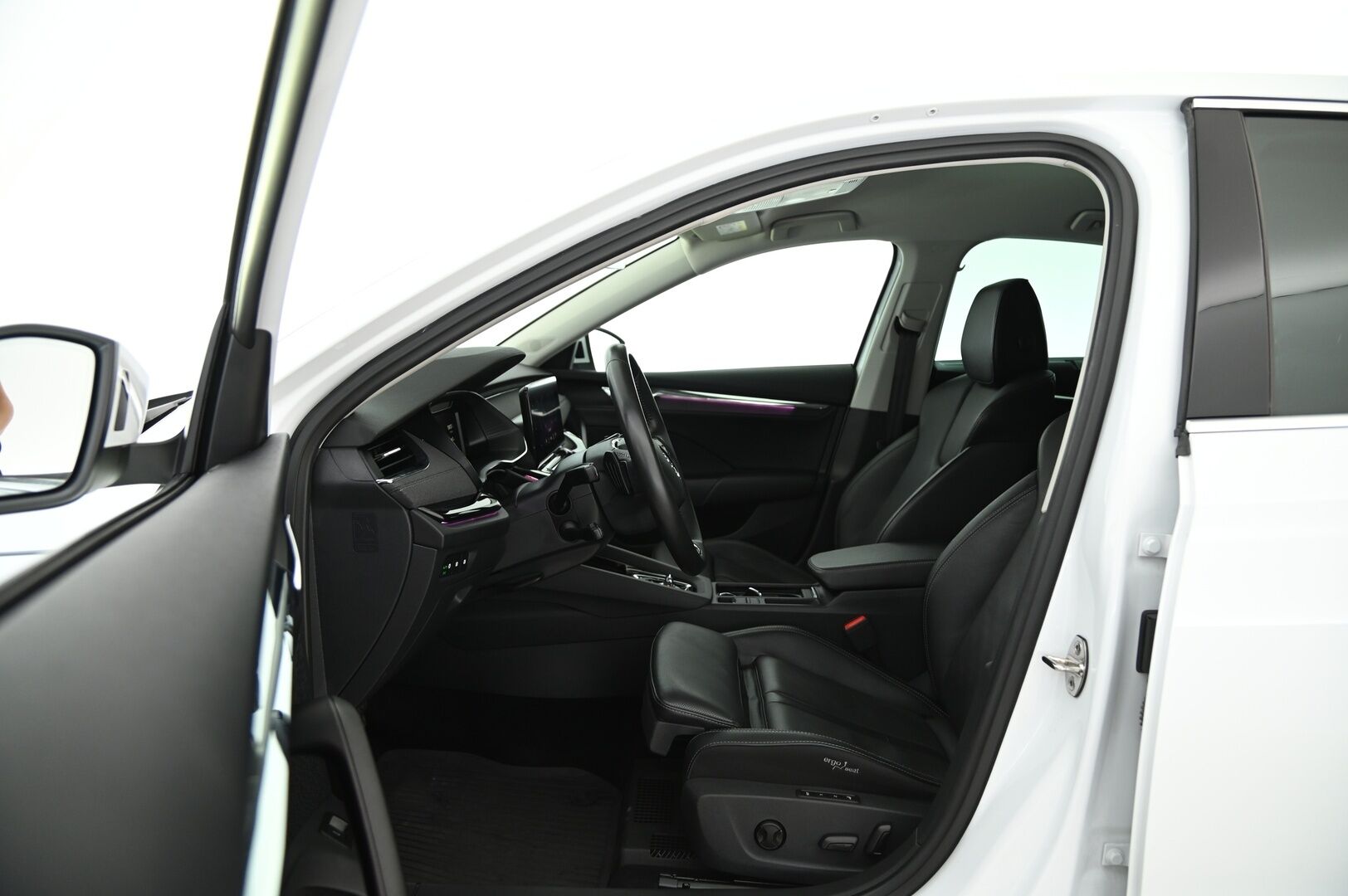 Skoda Octavia 2021 2,0 TDI 150 Style Launch Edition DSG **ACC / Webasto / Ilmastoidut & Hierovat nahat / Canton / Matrix-LED / Koukku / P.Kamera** - HUIPPUVARUSTEET