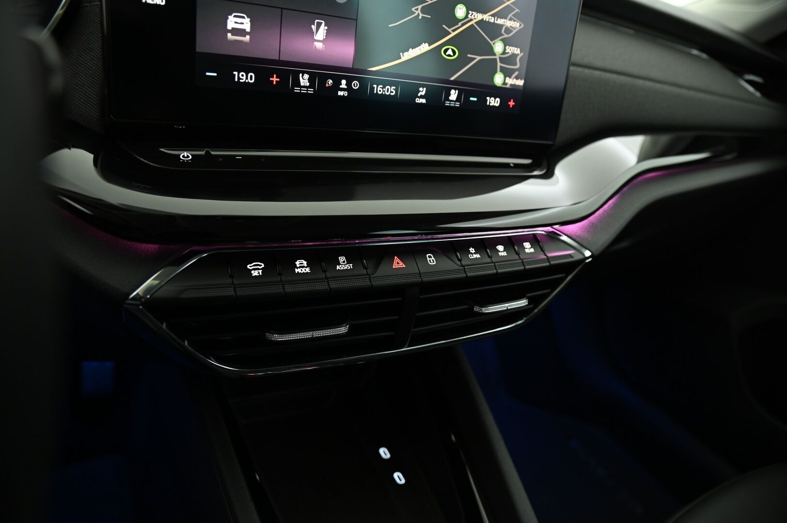 Skoda Octavia 2021 2,0 TDI 150 Style Launch Edition DSG **ACC / Webasto / Ilmastoidut & Hierovat nahat / Canton / Matrix-LED / Koukku / P.Kamera** - HUIPPUVARUSTEET