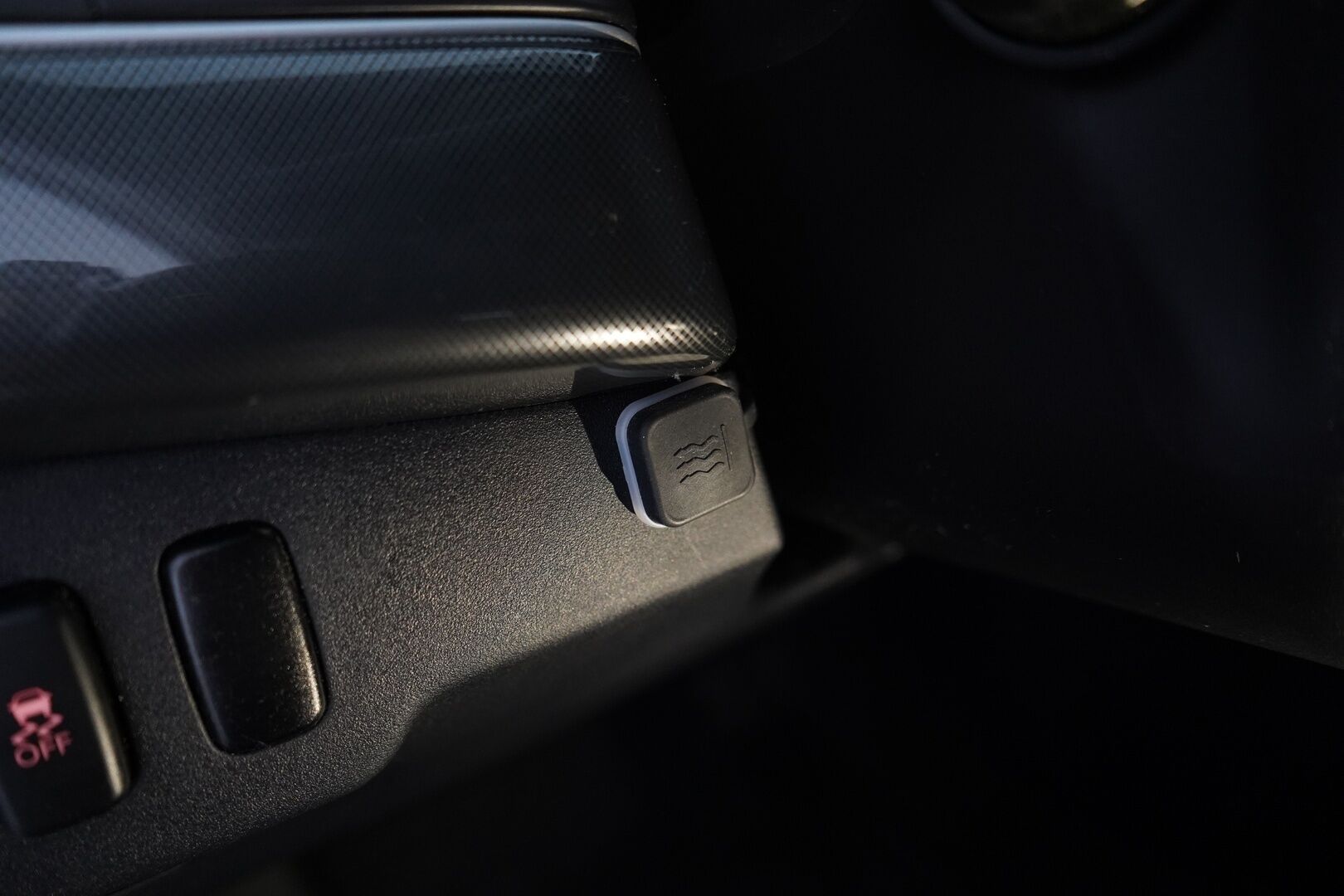 Mitsubishi Lancer 2012 LANCER Viistoperä (AB) 4ov 1798cm3 * MYYDÄÄN HUUTOKAUPAT.COM*