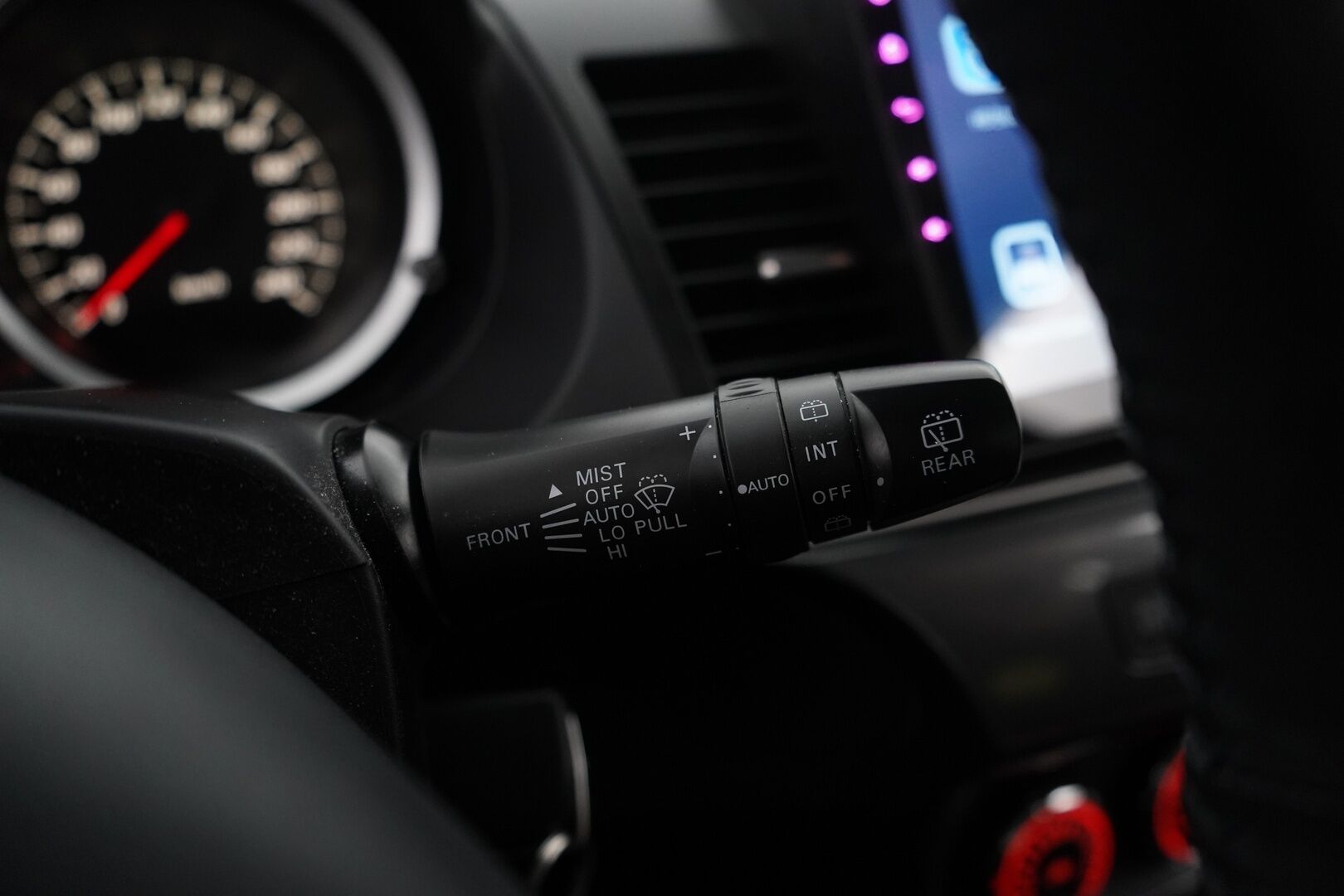 Mitsubishi Lancer 2012 LANCER Viistoperä (AB) 4ov 1798cm3 * MYYDÄÄN HUUTOKAUPAT.COM*