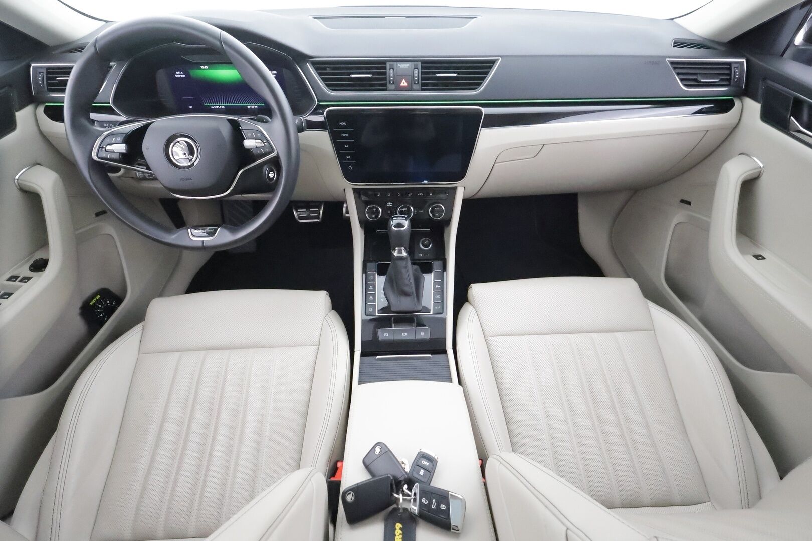 Skoda Superb 2023 1.4 TSI PHEV L&K iV DSG - Webasto | Koukku | ACC | Matrix | Canton | 360 | Ilmastoidut&Hierovat Sporttipenkit | 1Om Suomiauto | Supervarusteet!