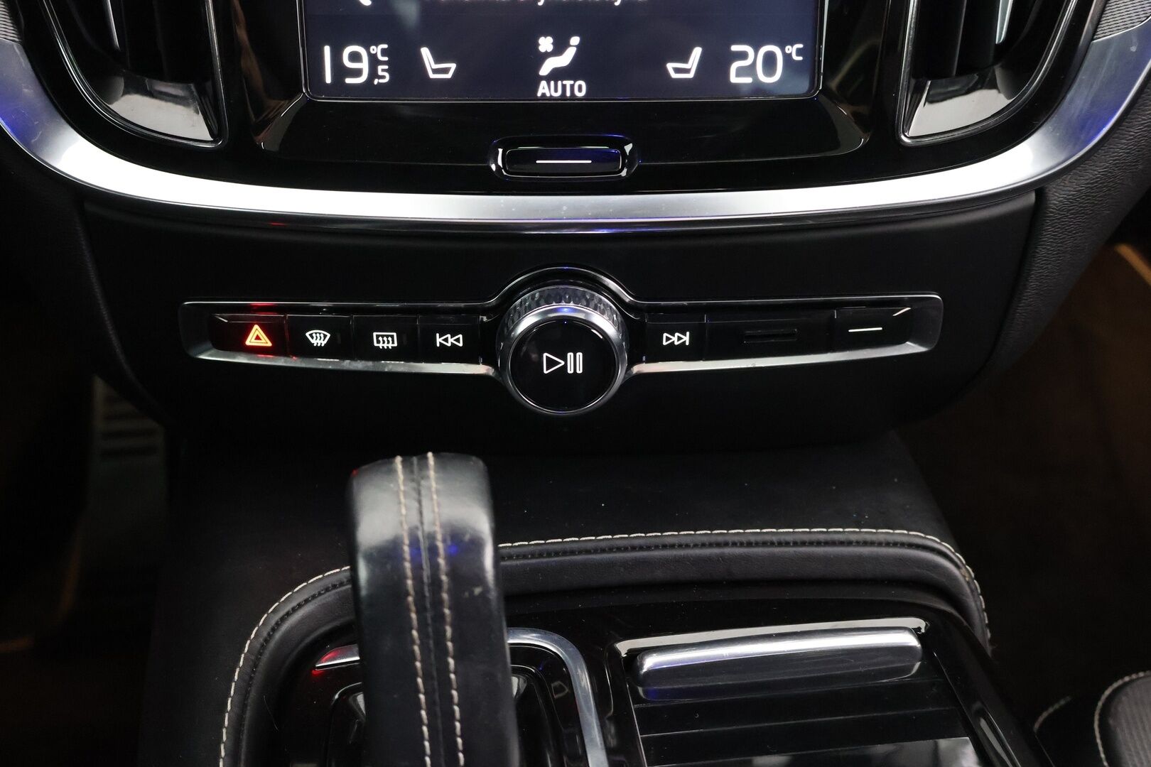 Volvo V60 2020 T8 TwE AWD R-Design aut - HUD | ACC | Panorama | Keyless | 360-Kamera