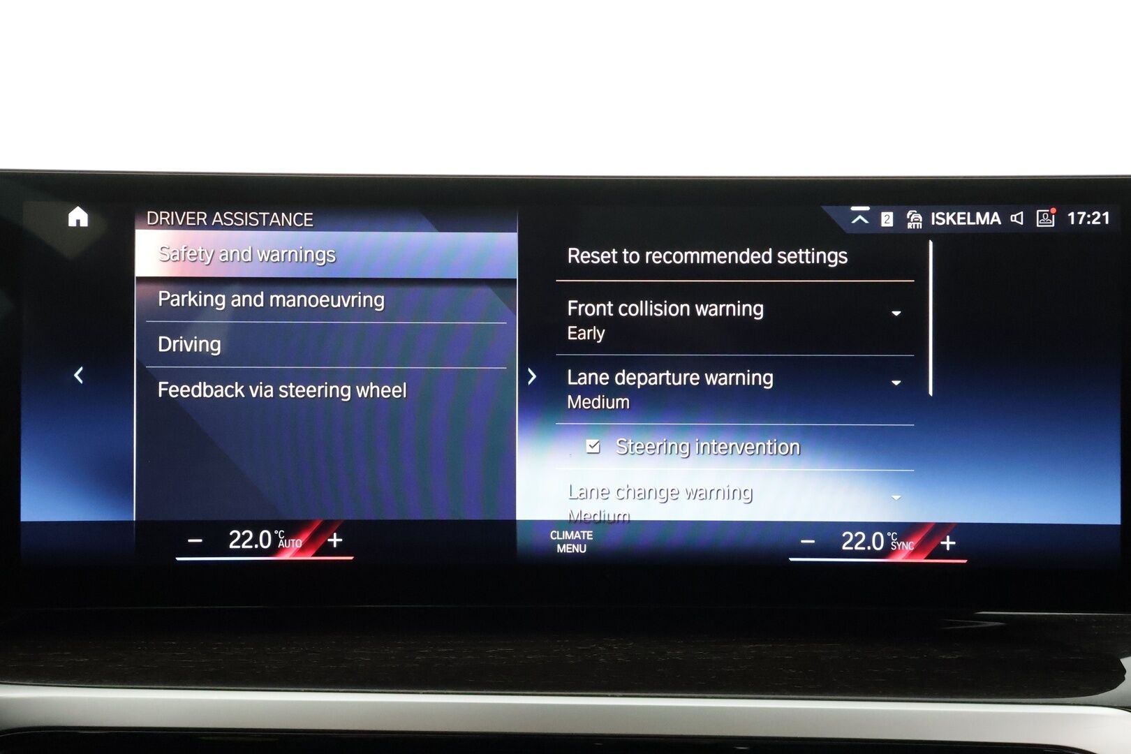 BMW 320 2023 G21 Touring 320d A xDrive Business MHEV * ACC / P.kamera / Panorama / LED / Hifi / Comfort Access / Webasto / Facelift * - Sporttinahat / 1.Om Suomi-auto / Kahdet renkaat aluvanteilla/ Vähä ajettu