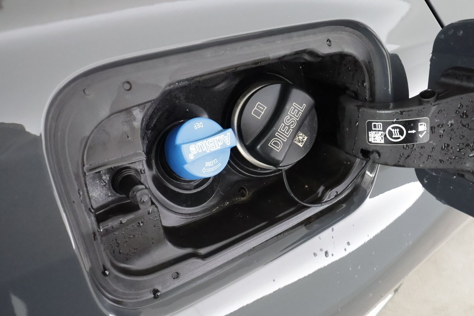 BMW 320 2023 G21 Touring 320d A xDrive Business MHEV * ACC / P.kamera / Panorama / LED / Hifi / Comfort Access / Webasto / Facelift * - Sporttinahat / 1.Om Suomi-auto / Kahdet renkaat aluvanteilla - HULLU BLACKWEEK KORKOTARJOUS 2,49%