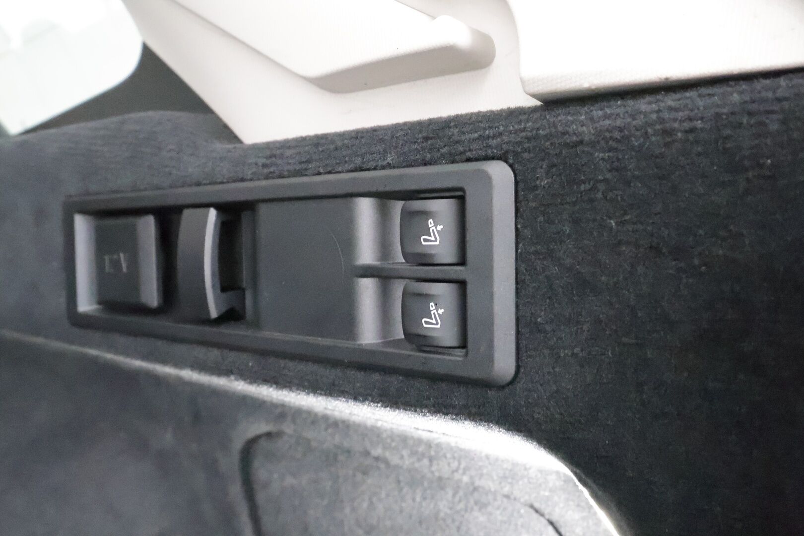 BMW 320 2023 G21 Touring 320d A xDrive Business MHEV * ACC / P.kamera / Panorama / LED / Hifi / Comfort Access / Webasto / Facelift * - Sporttinahat / 1.Om Suomi-auto / Kahdet renkaat aluvanteilla