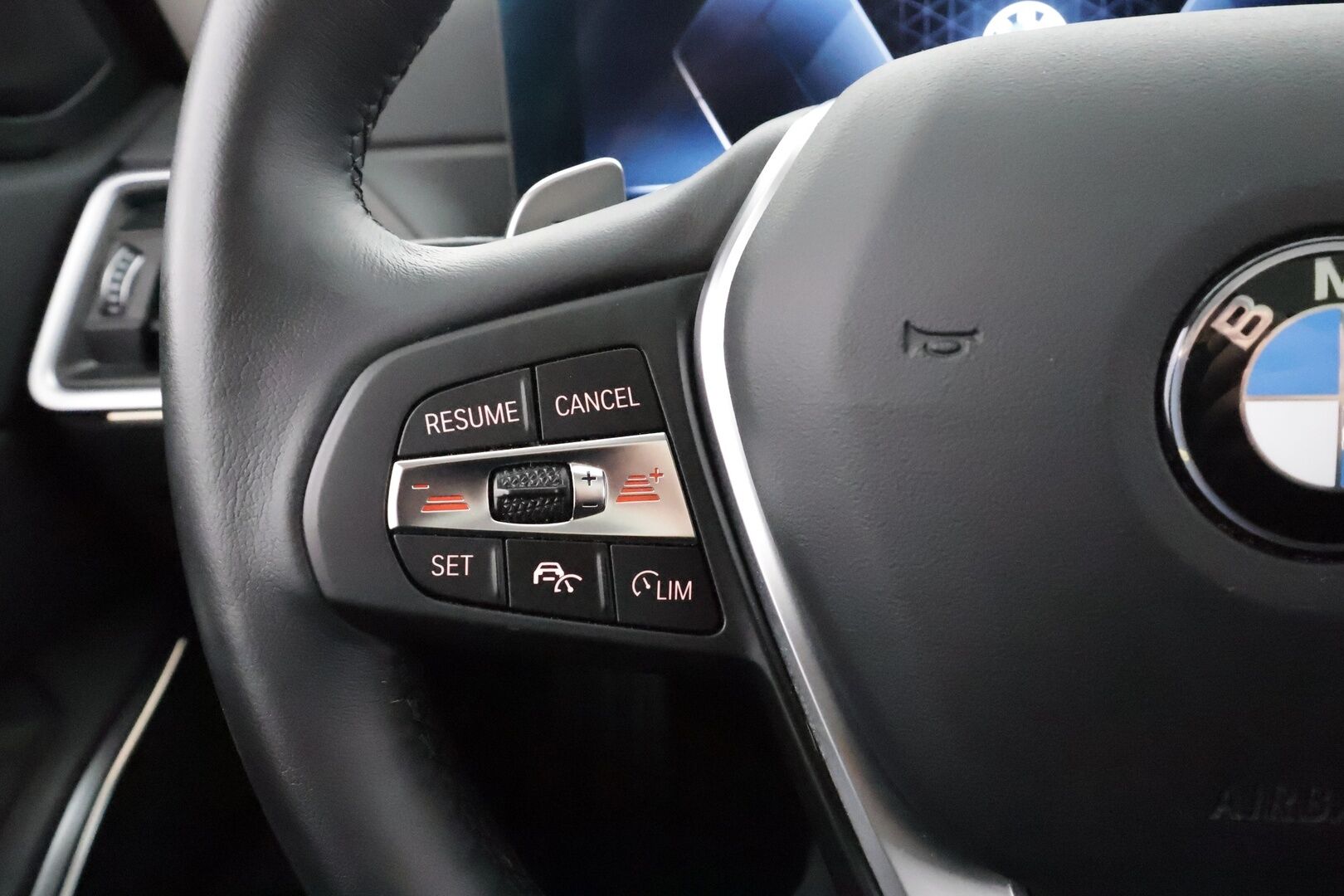 BMW 320 2023 G21 Touring 320d A xDrive Business MHEV * ACC / P.kamera / Panorama / LED / Hifi / Comfort Access / Webasto / Facelift * - Sporttinahat / 1.Om Suomi-auto / Kahdet renkaat aluvanteilla - HULLU BLACKWEEK KORKOTARJOUS 2,49%