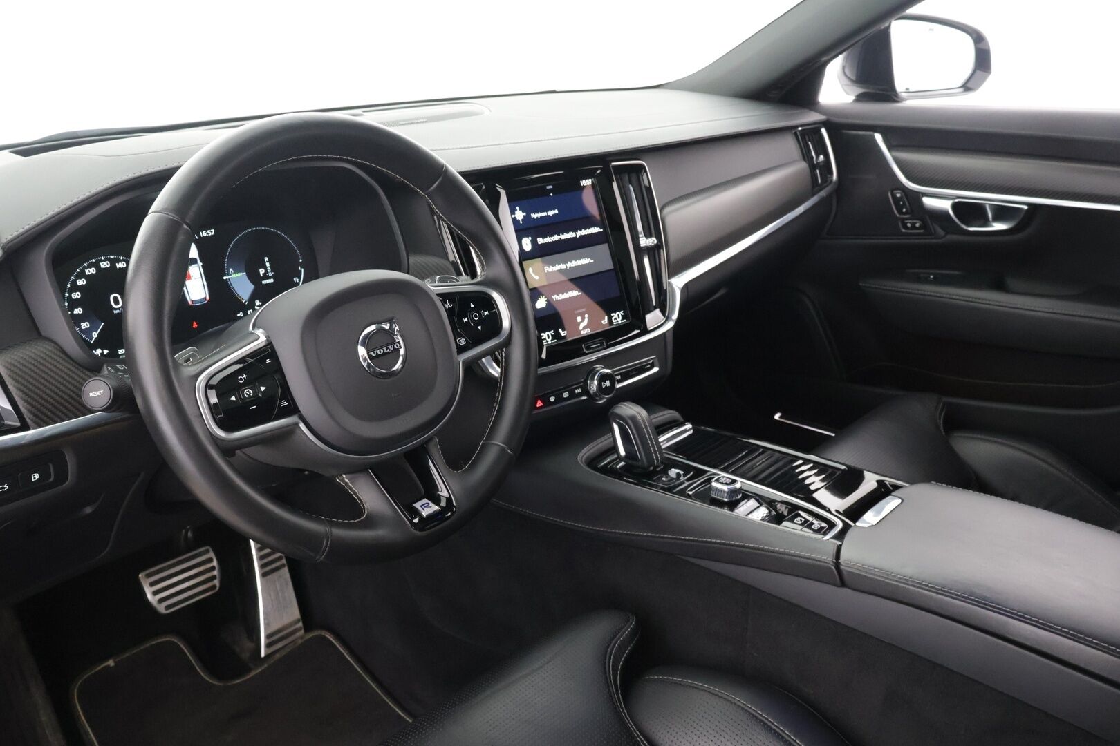Volvo V90 2020 T8 R-Design / H&K / Panorama / HUD / BLIS / P.kamera / Webasto / Adapt vakkari / Navi / Carplay - Todella kattavat varusteet / Juuri katsastettu / Juuri huollettu ja jakohihna vaihdettu 11/ 2024 / 2X renkaat / Ilmastoidut ja hierovat istuimet /