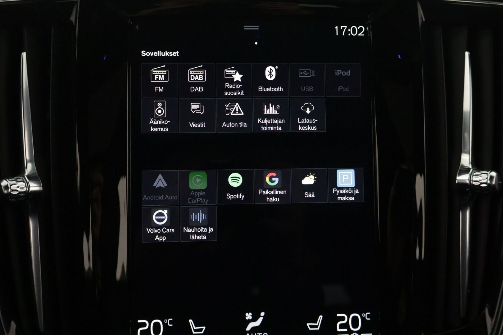 Volvo V90 2020 T8 R-Design / H&K / Panorama / HUD / BLIS / P.kamera / Webasto / Adapt vakkari / Navi / Carplay - Todella kattavat varusteet / Juuri katsastettu / Juuri huollettu ja jakohihna vaihdettu 11/ 2024 / 2X renkaat / Ilmastoidut ja hierovat istuimet /