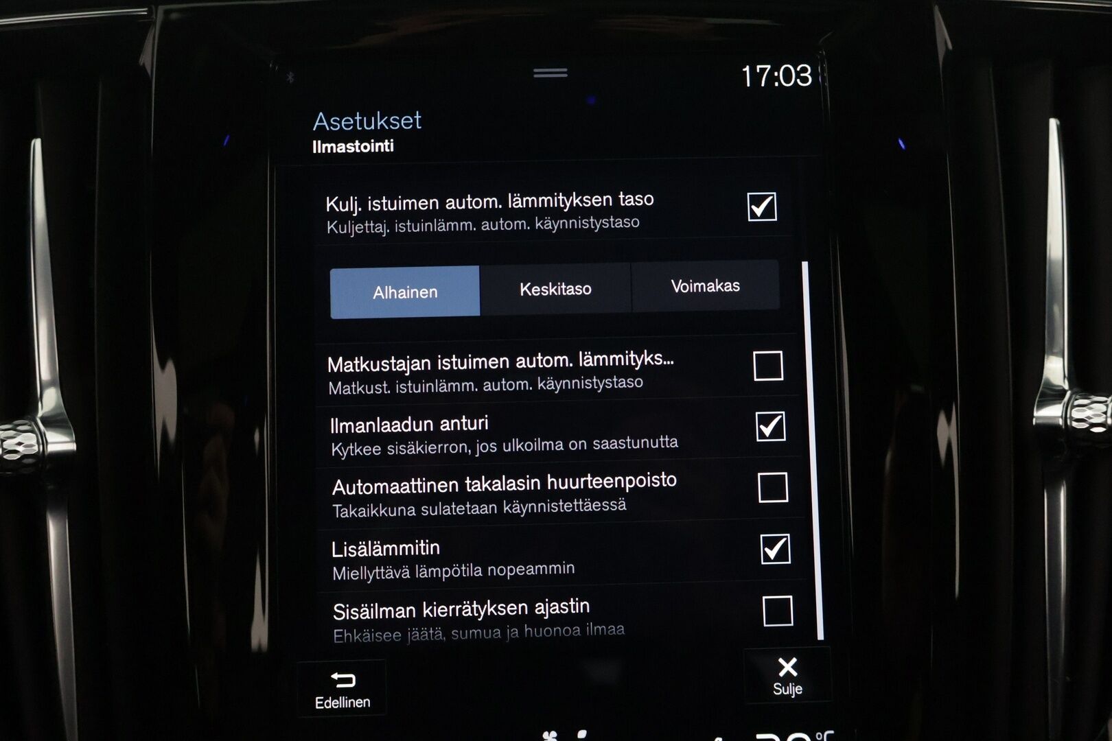 Volvo V90 2020 T8 R-Design / H&K / Panorama / HUD / BLIS / P.kamera / Webasto / Adapt vakkari / Navi / Carplay - Todella kattavat varusteet / Juuri katsastettu / Juuri huollettu ja jakohihna vaihdettu 11/ 2024 / 2X renkaat / Ilmastoidut ja hierovat istuimet /