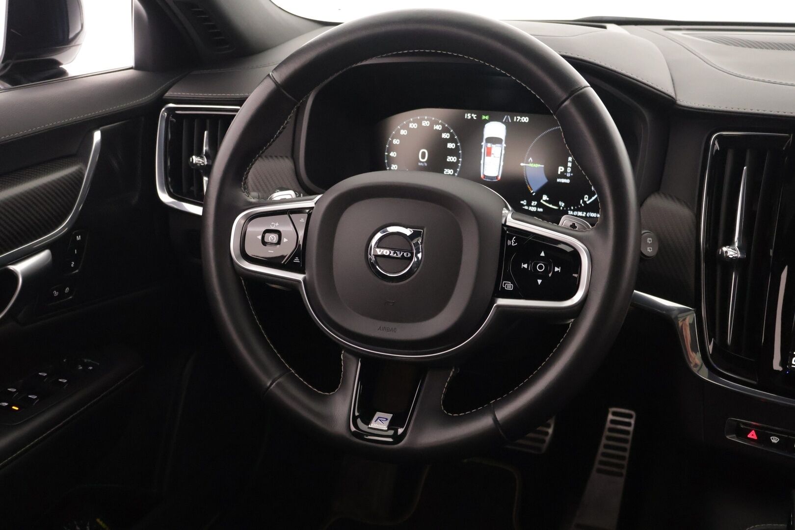 Volvo V90 2020 T8 R-Design / H&K / Panorama / HUD / BLIS / P.kamera / Webasto / Adapt vakkari / Navi / Carplay - Todella kattavat varusteet / Juuri katsastettu / Juuri huollettu ja jakohihna vaihdettu 11/ 2024 / 2X renkaat / Ilmastoidut ja hierovat istuimet /