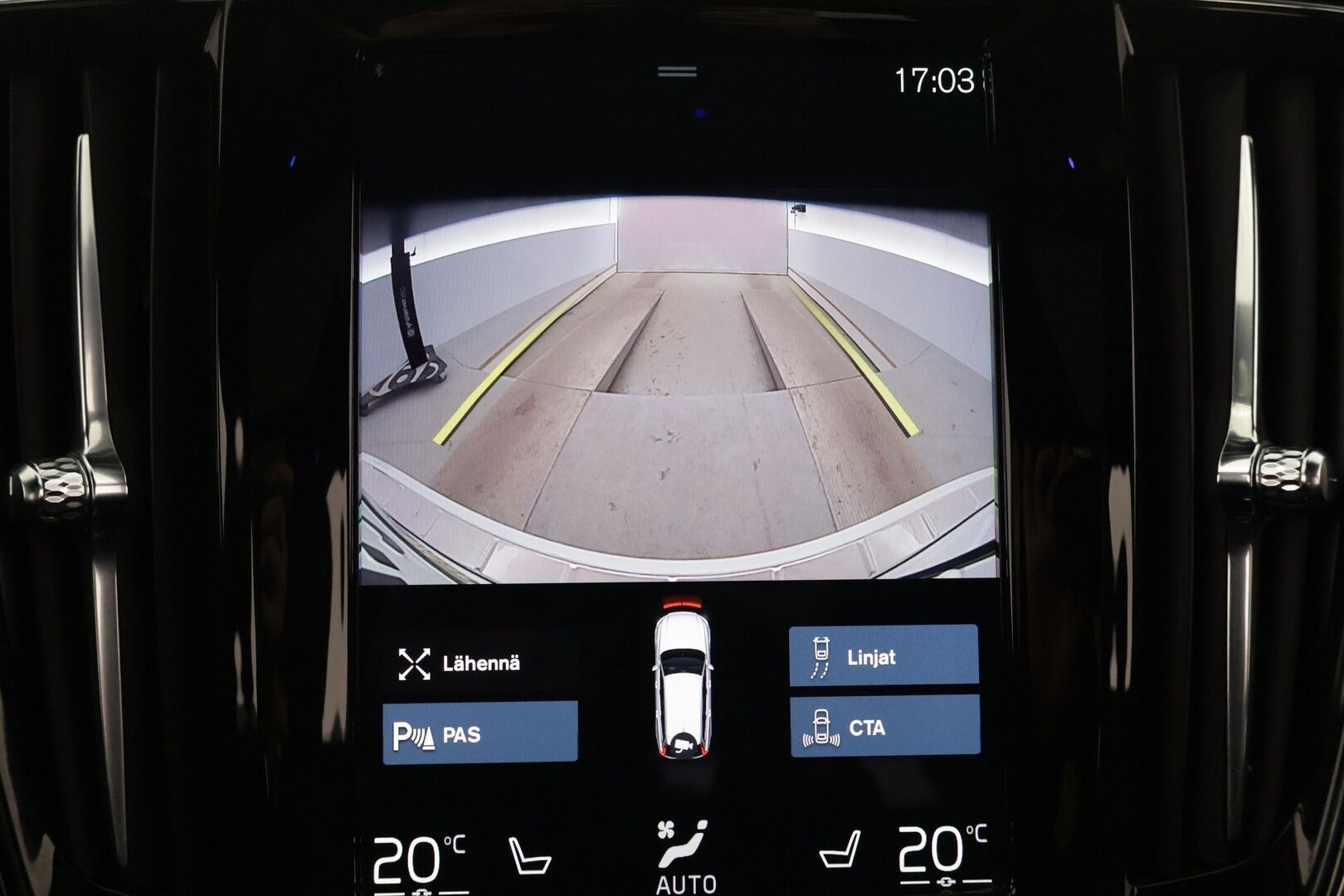 Volvo V90 2020 T8 R-Design / H&K / Panorama / HUD / BLIS / P.kamera / Webasto / Adapt vakkari / Navi / Carplay - Todella kattavat varusteet / Juuri katsastettu / Juuri huollettu ja jakohihna vaihdettu 11/ 2024 / 2X renkaat / Ilmastoidut ja hierovat istuimet /