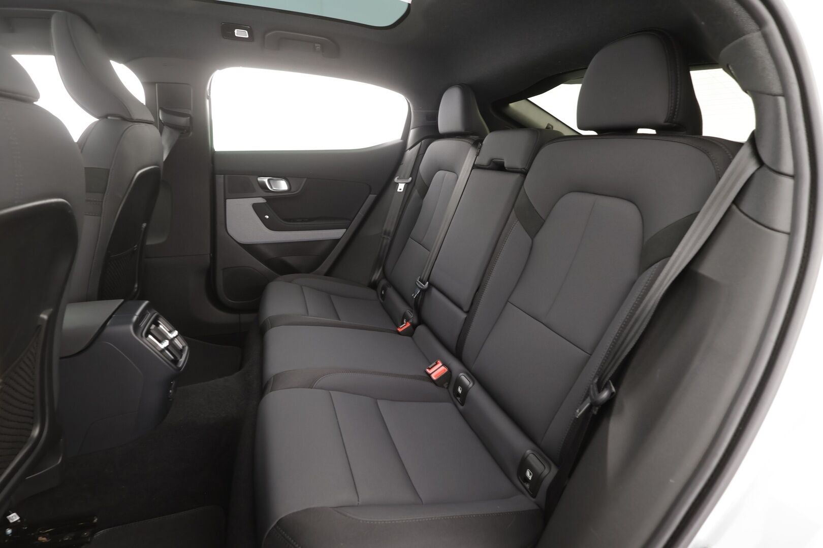 Polestar 2 2021 Launch Edition, 300kW, 78kWh - | Pilot&Plus | ACC | Pixel | Koukku | 360° | Harman/Kardon | Lasikatto | Muistipenkki | Sporttipenkit | Merkkihuollot | 2x polestar alut | 