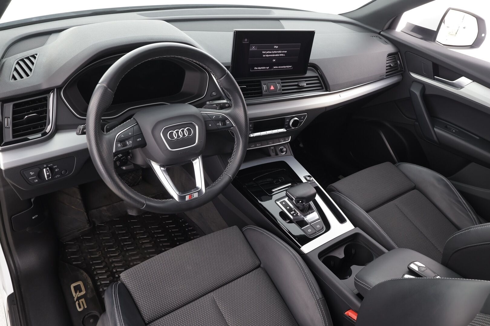 Audi Q5 2023 Advanced Progress 50 TFSI e 220 kW quattro S tronic * ACC / Koukku / Ilma-alusta / Sporttipenkit / LED / P.Kamera / Kaistavahti * - 1.Om Suomi-auto / Kahdet renkaat aluvanteilla - HULLUT AVAJAISHULINAT KORKOTARJOUS 3,29 %