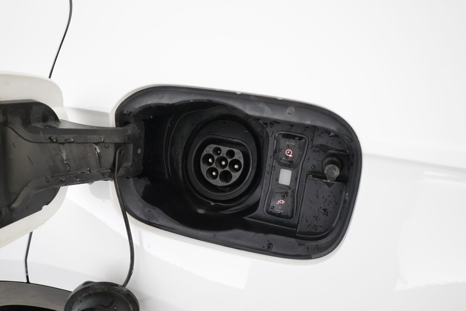 Audi Q5 2023 Advanced Progress 50 TFSI e 220 kW quattro S tronic * ACC / Koukku / Ilma-alusta / Sporttipenkit / LED / P.Kamera / Kaistavahti * - 1.Om Suomi-auto / Kahdet renkaat aluvanteilla - HULLUT AVAJAISHULINAT KORKOTARJOUS 3,29 %