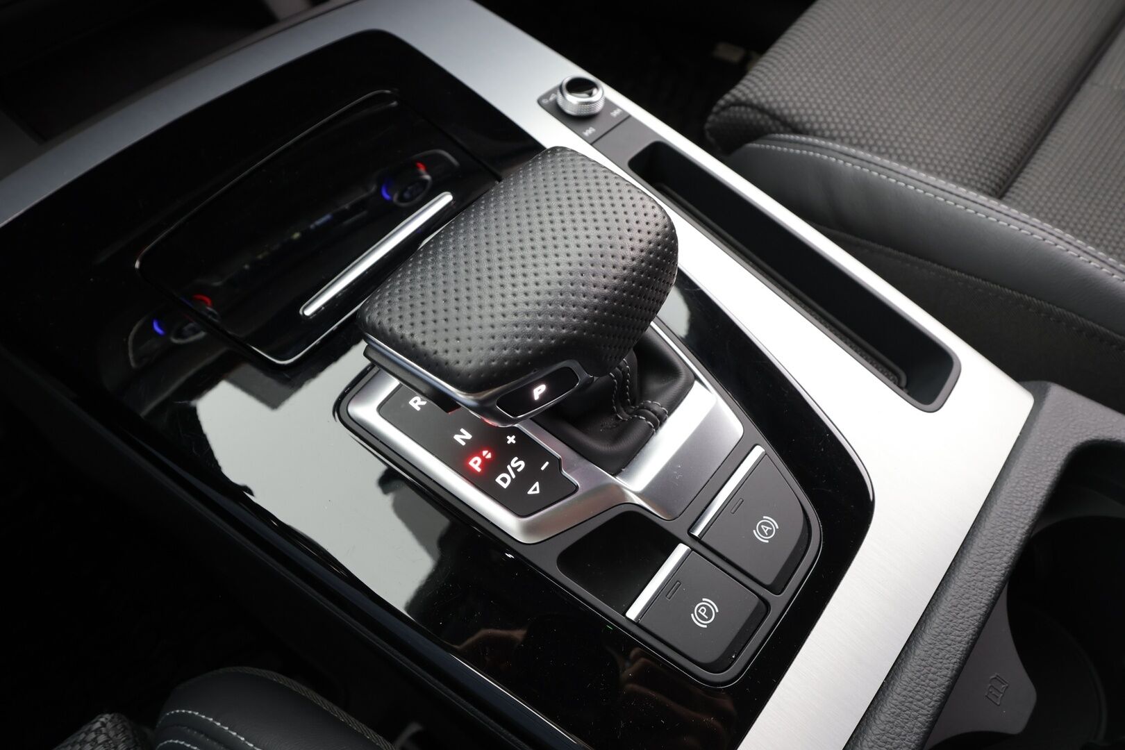 Audi Q5 2023 Advanced Progress 50 TFSI e 220 kW quattro S tronic * ACC / Koukku / Ilma-alusta / Sporttipenkit / LED / P.Kamera / Kaistavahti * - 1.Om Suomi-auto / Kahdet renkaat aluvanteilla - HULLUT AVAJAISHULINAT KORKOTARJOUS 3,29 %