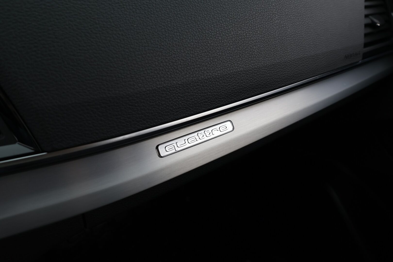 Audi Q5 2023 Advanced Progress 50 TFSI e 220 kW quattro S tronic * ACC / Koukku / Ilma-alusta / Sporttipenkit / LED / P.Kamera / Kaistavahti * - 1.Om Suomi-auto / Kahdet renkaat aluvanteilla - HULLUT AVAJAISHULINAT KORKOTARJOUS 3,29 %