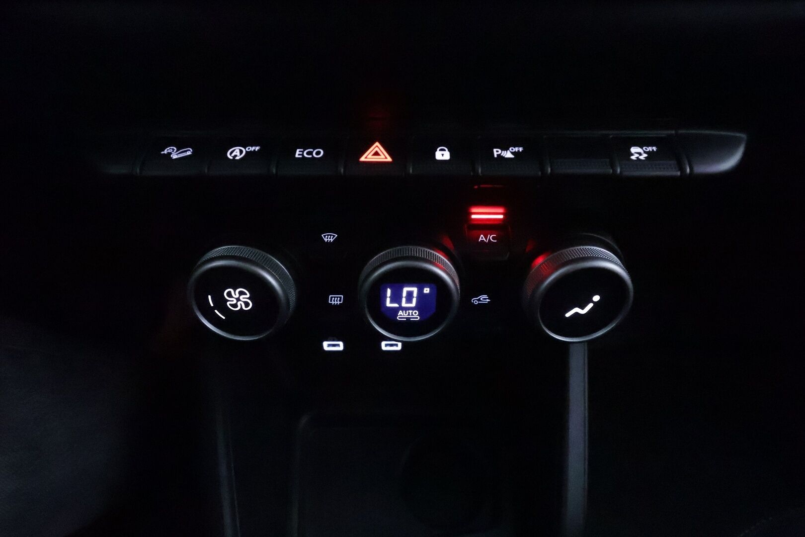 Dacia Duster 2023 TCe 150 4x4 Journey **Vakkari / P.kamera / Navi / Koukku / Apple&Android** - 1.Om Suomi-auto / Kahdet renkaat aluvanteilla / Merkkihuollettu