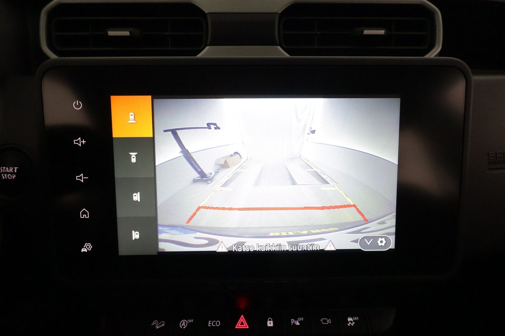 Dacia Duster 2023 TCe 150 4x4 Journey **Vakkari / P.kamera / Apple&Android / Autom.ilmastointi** - 1.Om Suomi-auto / Kahdet renkaat aluvanteilla / Merkkihuollettu / Penkinlämmittimet / Katvevaroitin