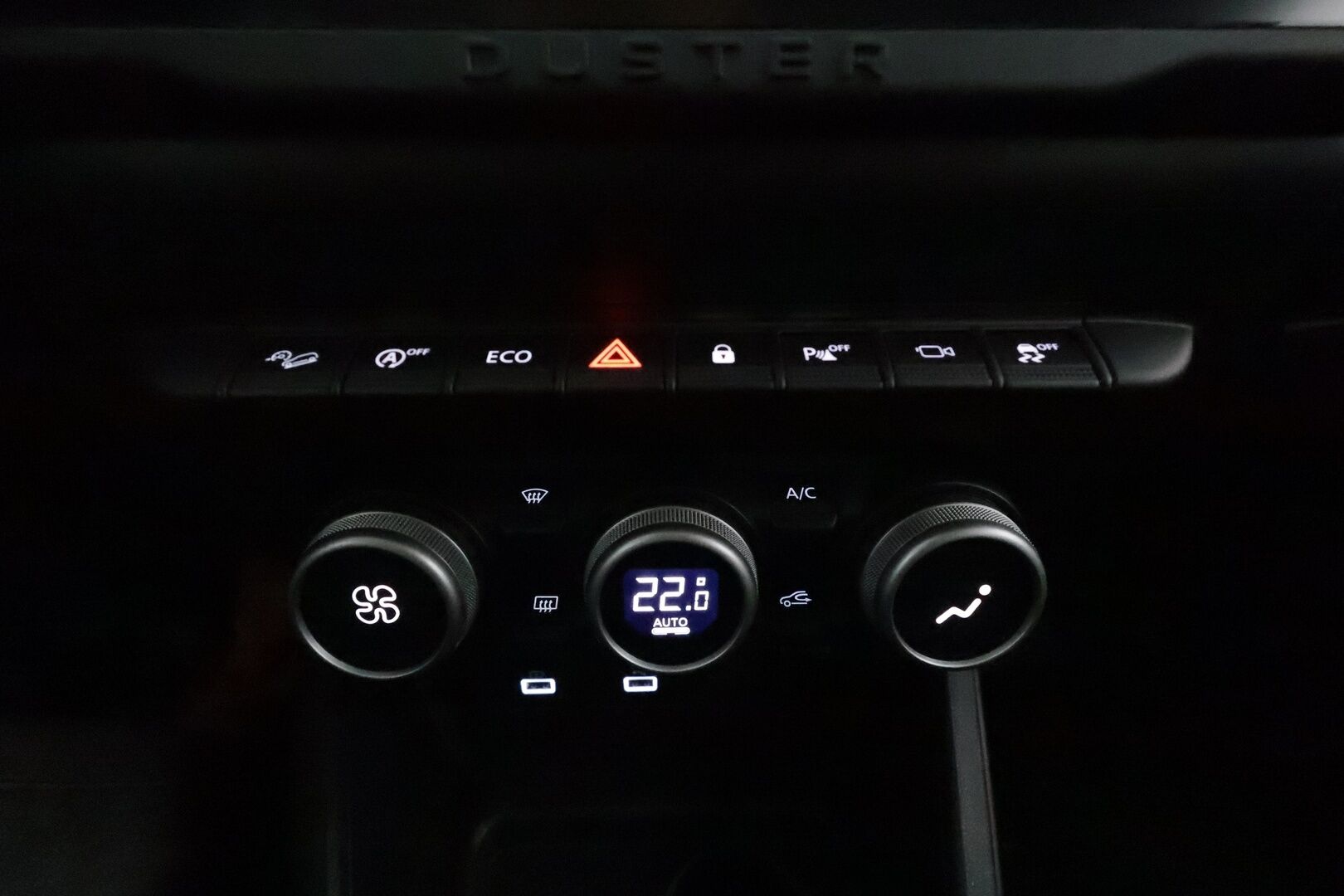 Dacia Duster 2023 TCe 150 4x4 Journey **Vakkari / P.kamera / Apple&Android / Autom.ilmastointi** - 1.Om Suomi-auto / Kahdet renkaat aluvanteilla / Merkkihuollettu / Penkinlämmittimet / Katvevaroitin
