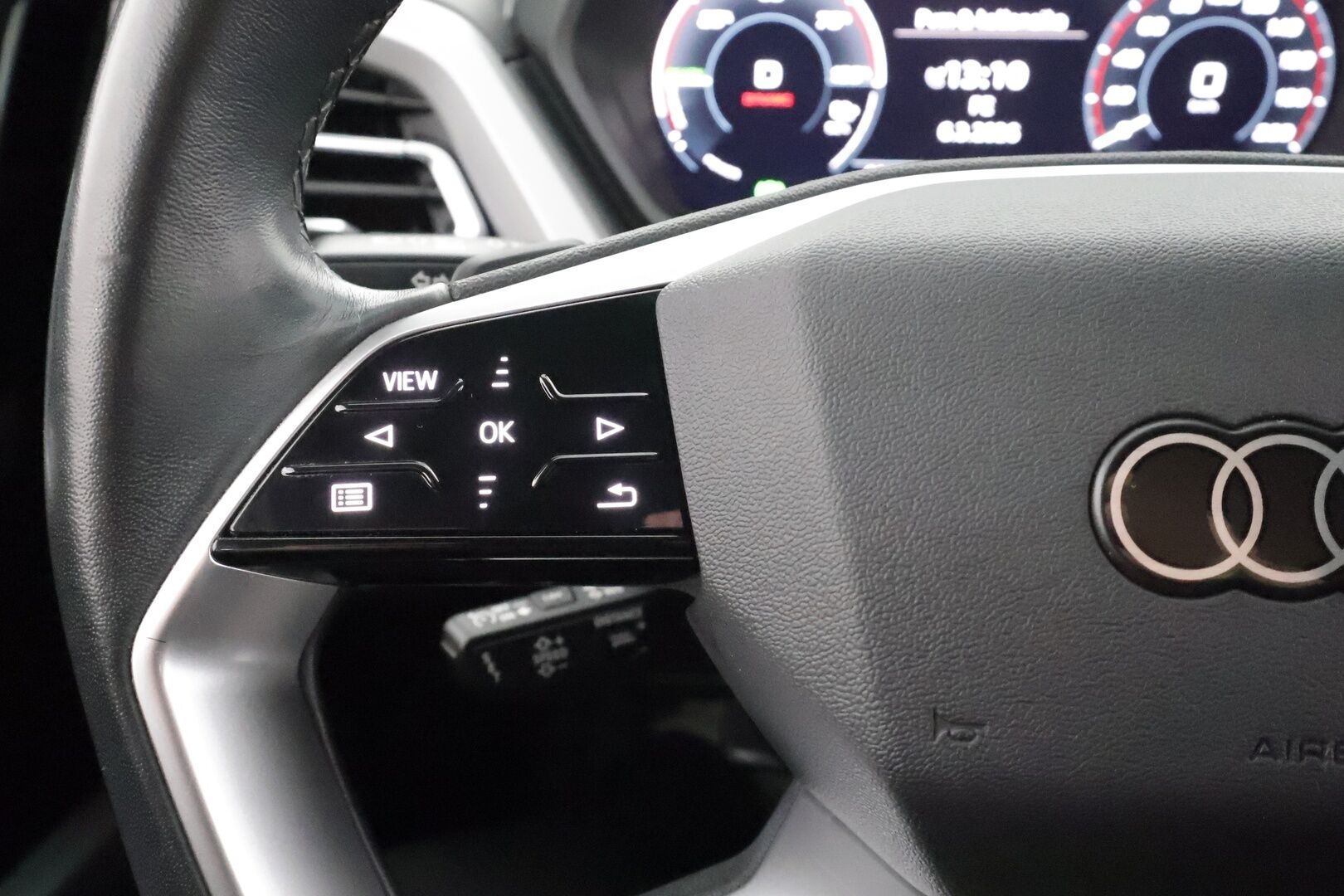 Audi Q4 e-tron 2023 Edition 40 e-tron * ACC / ILP / Koukku / Sonos Äänentoisto / P.Kamera / Sporttipenkit / LED * - 1.Om suomi-auto / Kahdet Renkaat