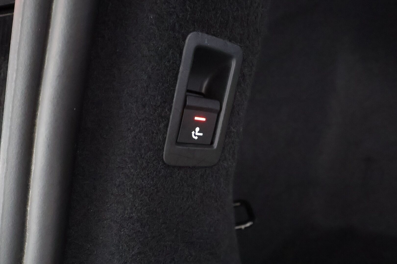 Audi Q4 e-tron 2023 Edition 40 e-tron * ACC / ILP / Koukku / Sonos Äänentoisto / P.Kamera / Sporttipenkit / LED * - 1.Om suomi-auto / Kahdet Renkaat